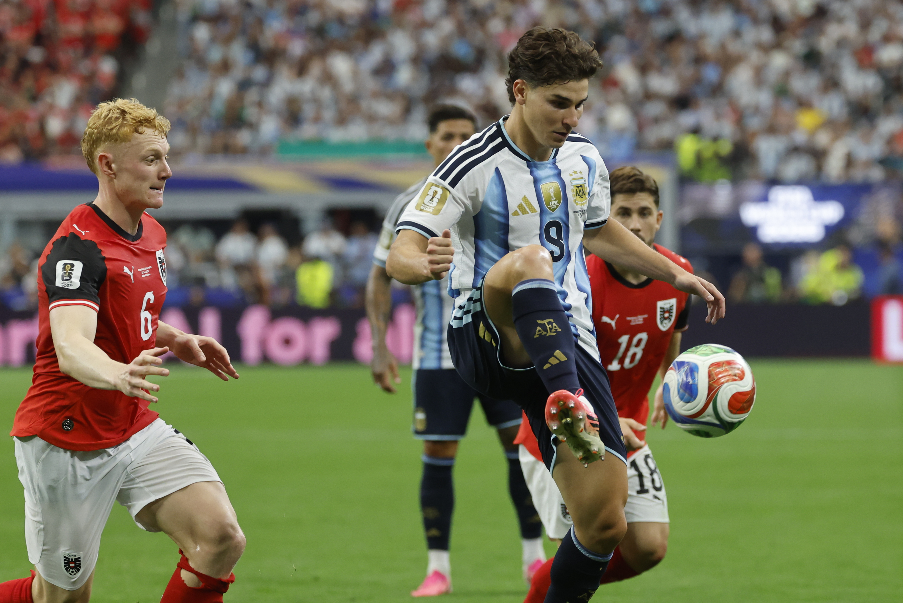 Julián Álvarez, en el Argentina-Austria.