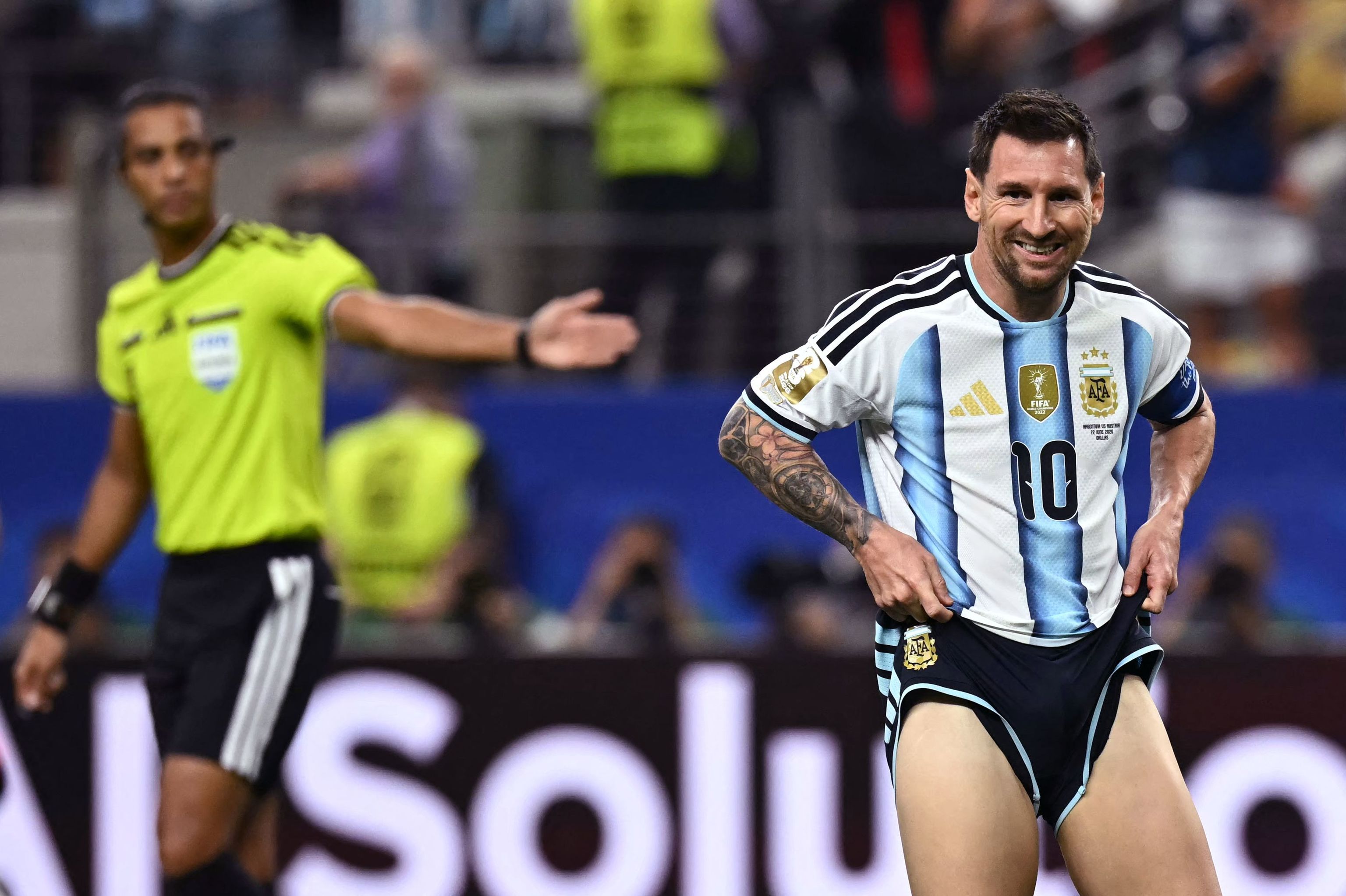 Reacción de Messi tras fallar un penalti en el partido contra Austria, este lunes.