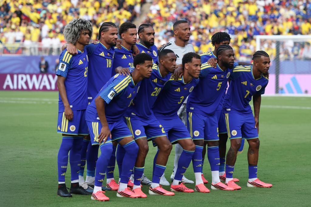 La selección de Curazao antes de uno de sus partidos en el Mundial.
