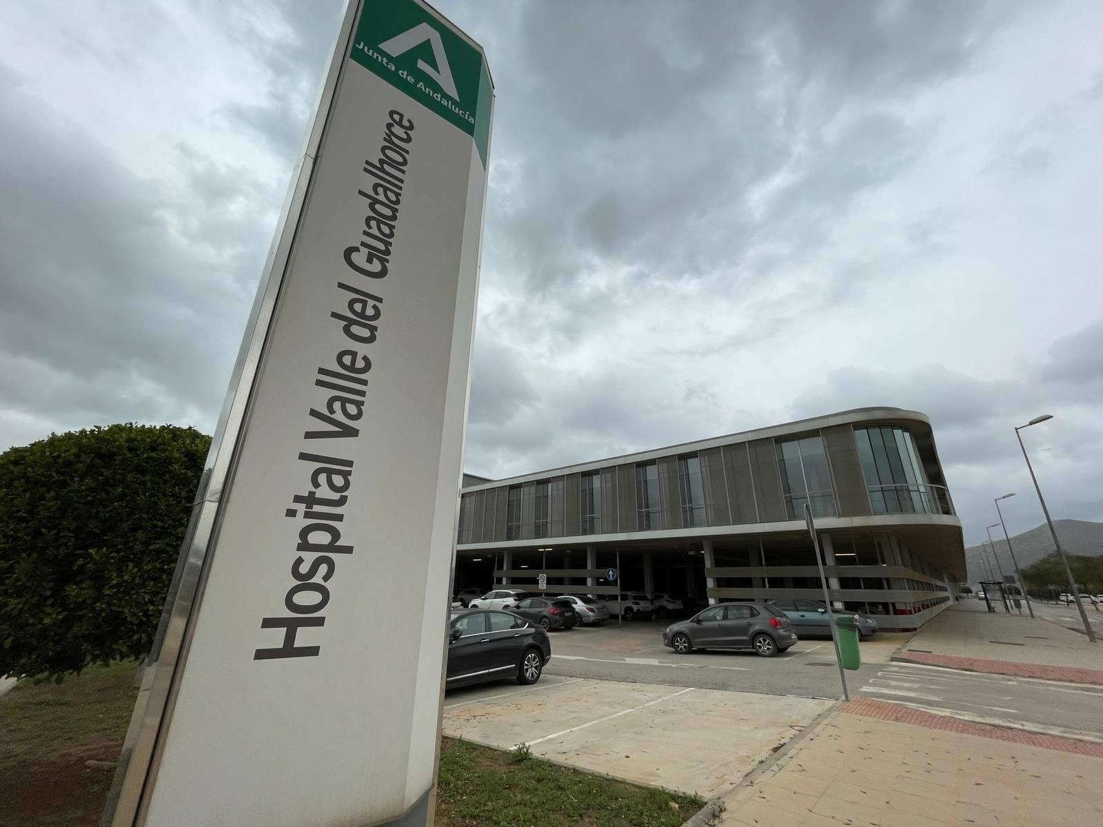 Entrada al Hospital Valle del Guadalhorce, donde fue atendida la niña.
