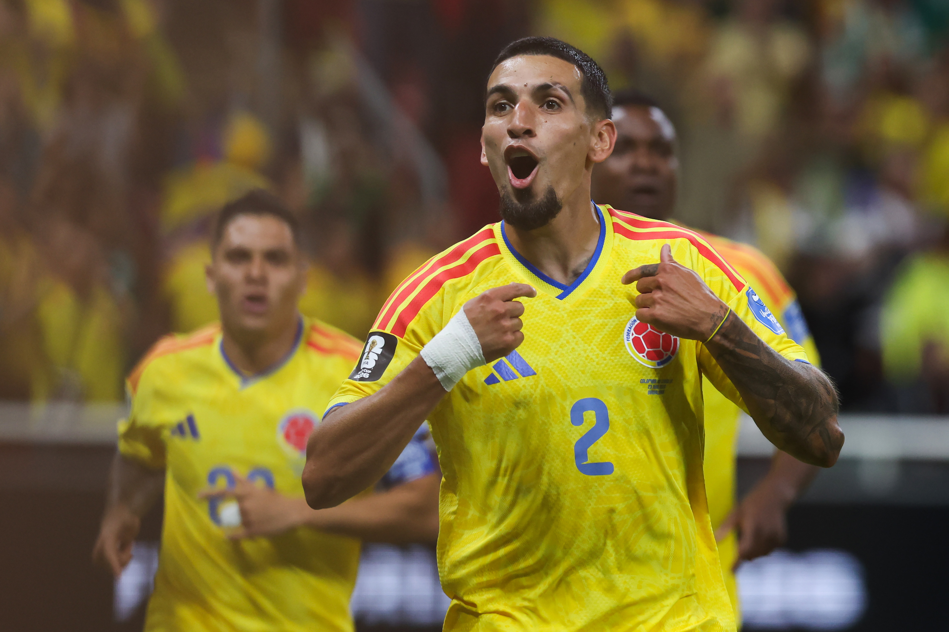 Daniel Muñoz celebra el gol de la victoria de Colombia frente al Congo.