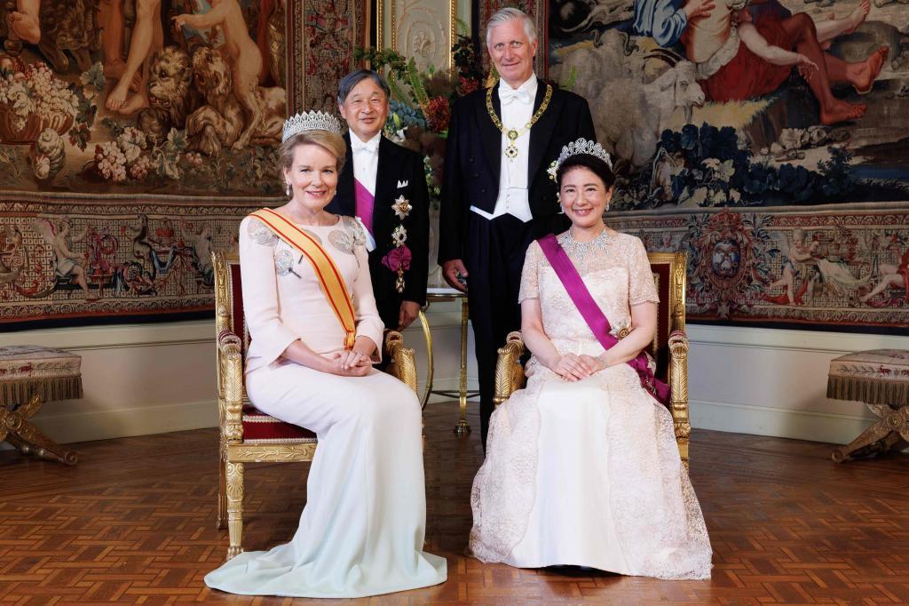 Los emperadores de Japón y los reyes de los Belgas, durante la cena de gala en Bruselas el martes.