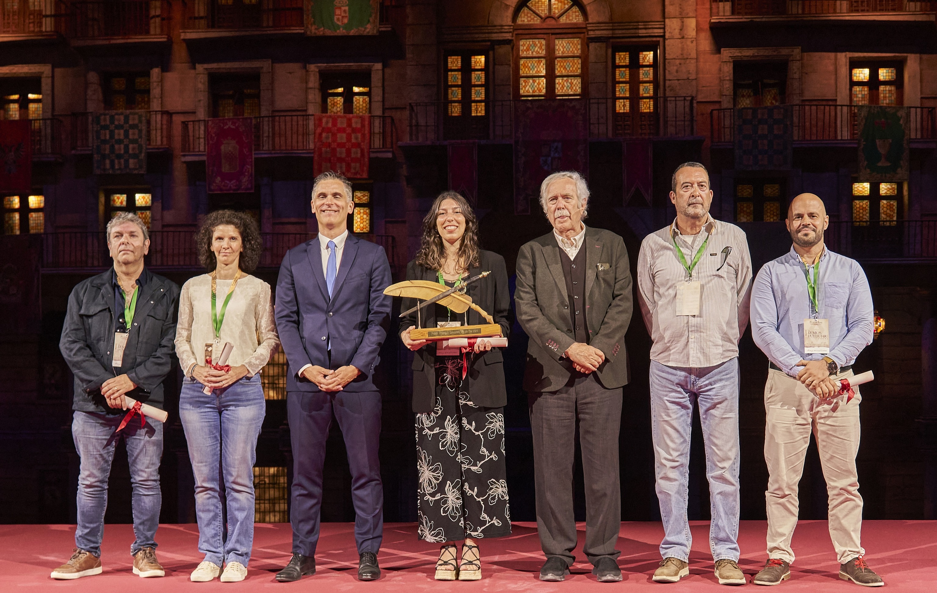 La autora recibiendo el premio de Puy du Fou España
