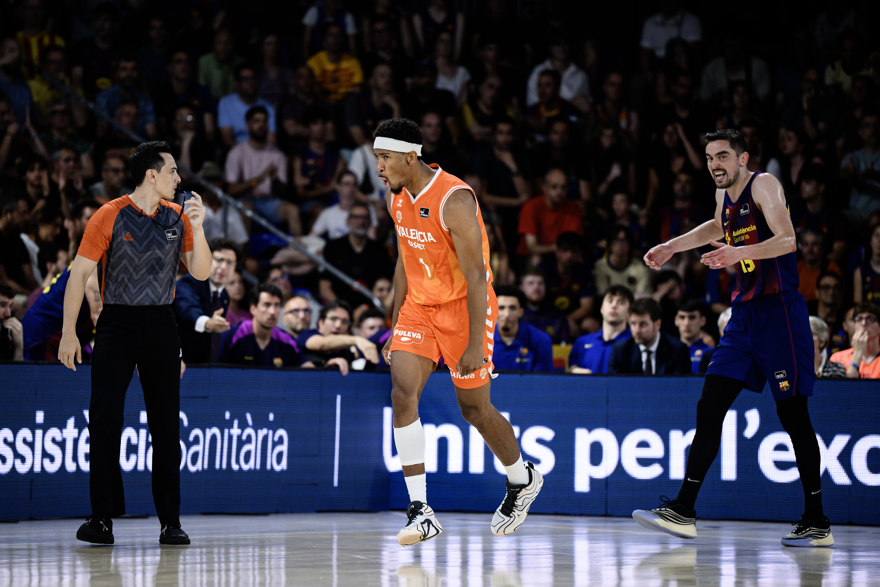Kameron Taylor celebra una de sus canastas en el Palau.