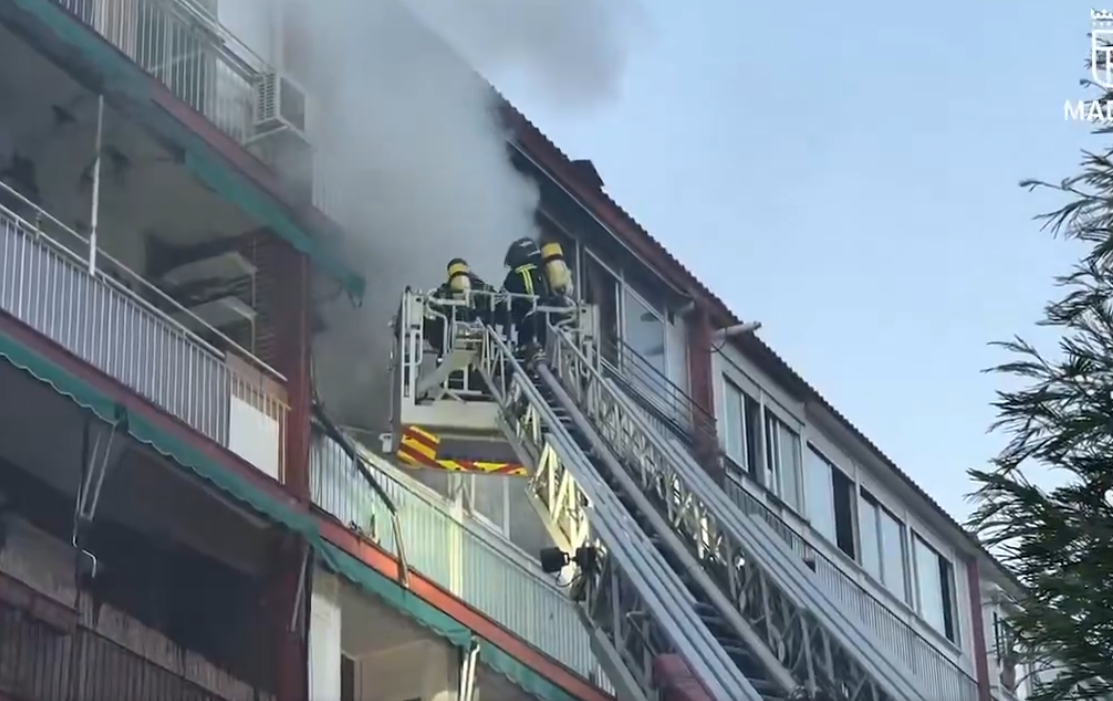 Los bomberos en la vivienda
