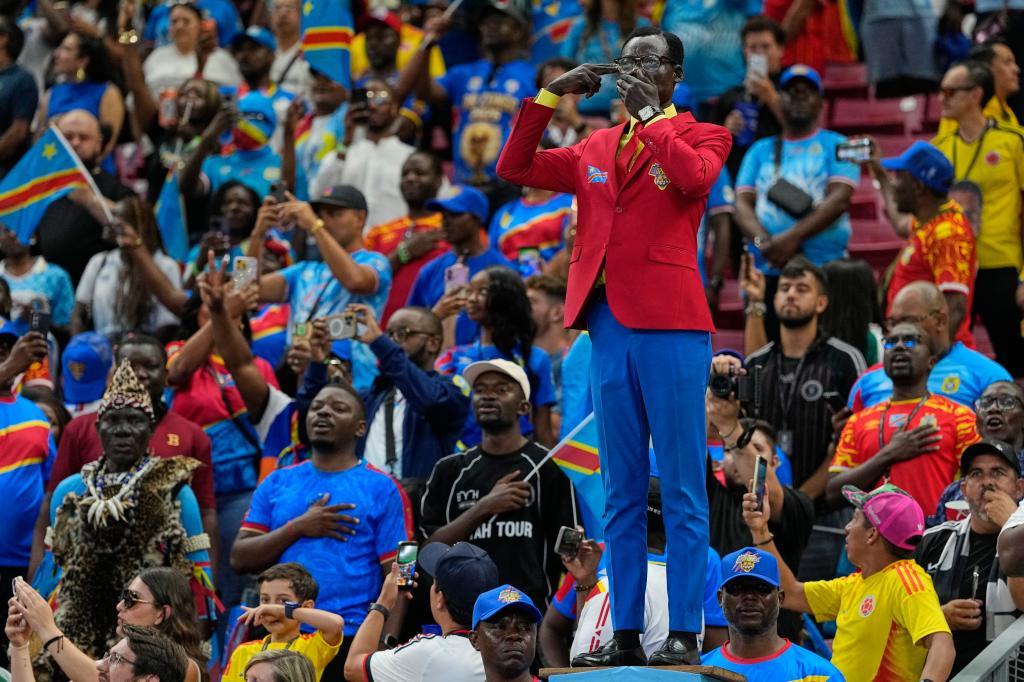 Lumumba durante uno de los partidos de El Congo.