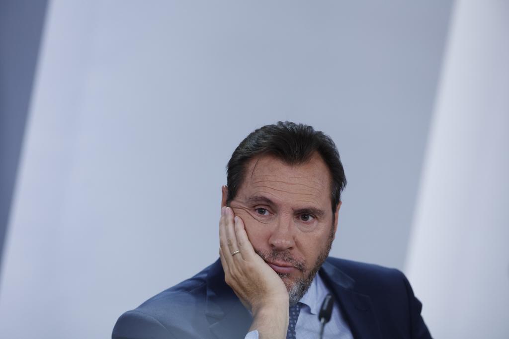 El ministro de Transportes y Movilidad Sostenible, Óscar Puente durante una rueda de prensa