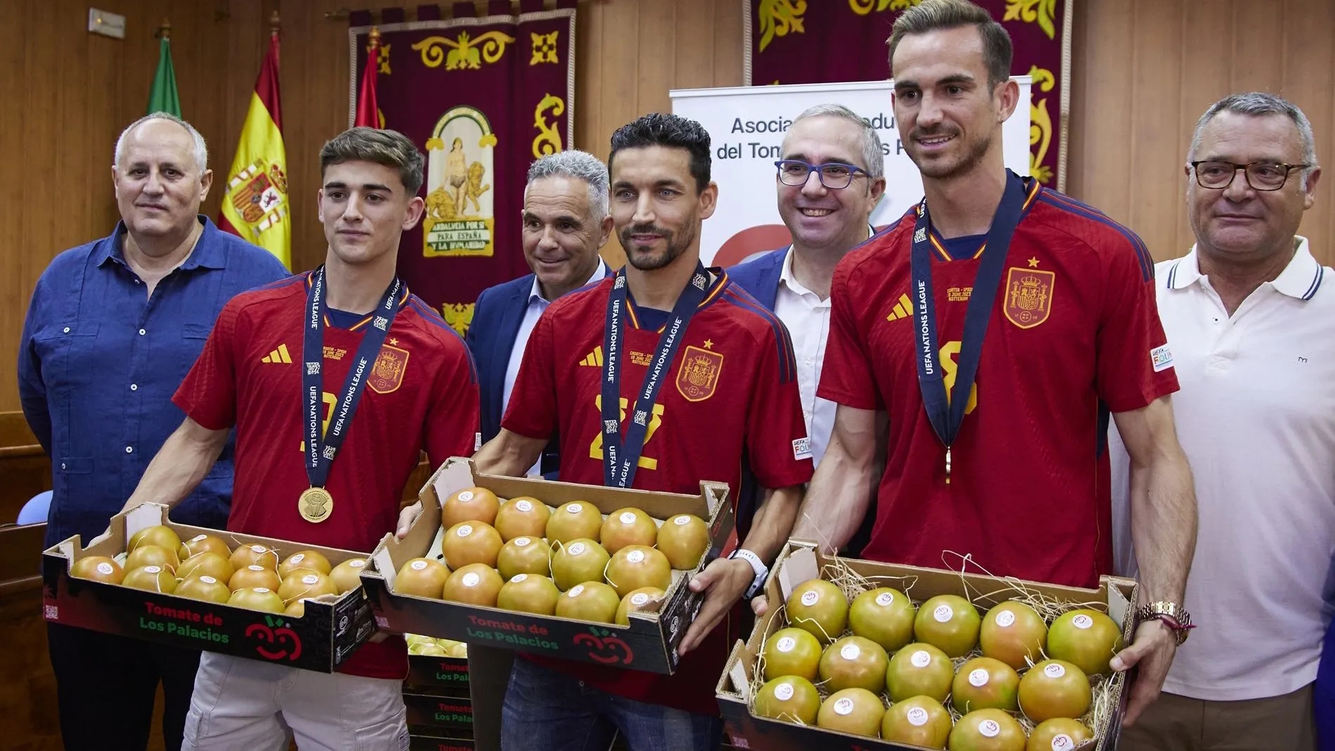 Gabi, Jesús Navas y Fabián Ruiz, en Los Palacios y Villafranca.