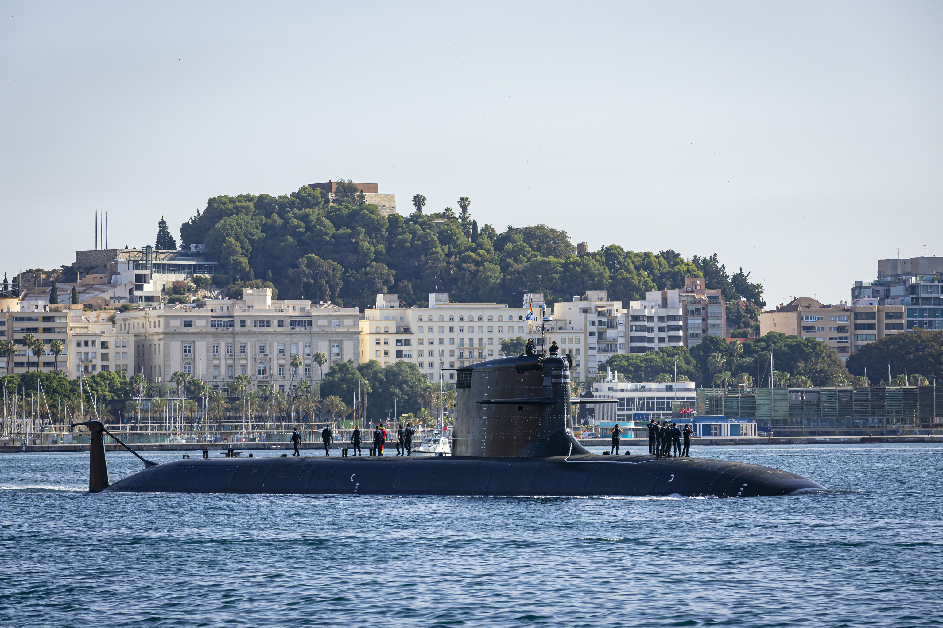 El submarino S-82 S-82 'Narciso Monturiol' realiza sus primeras pruebas en superficie