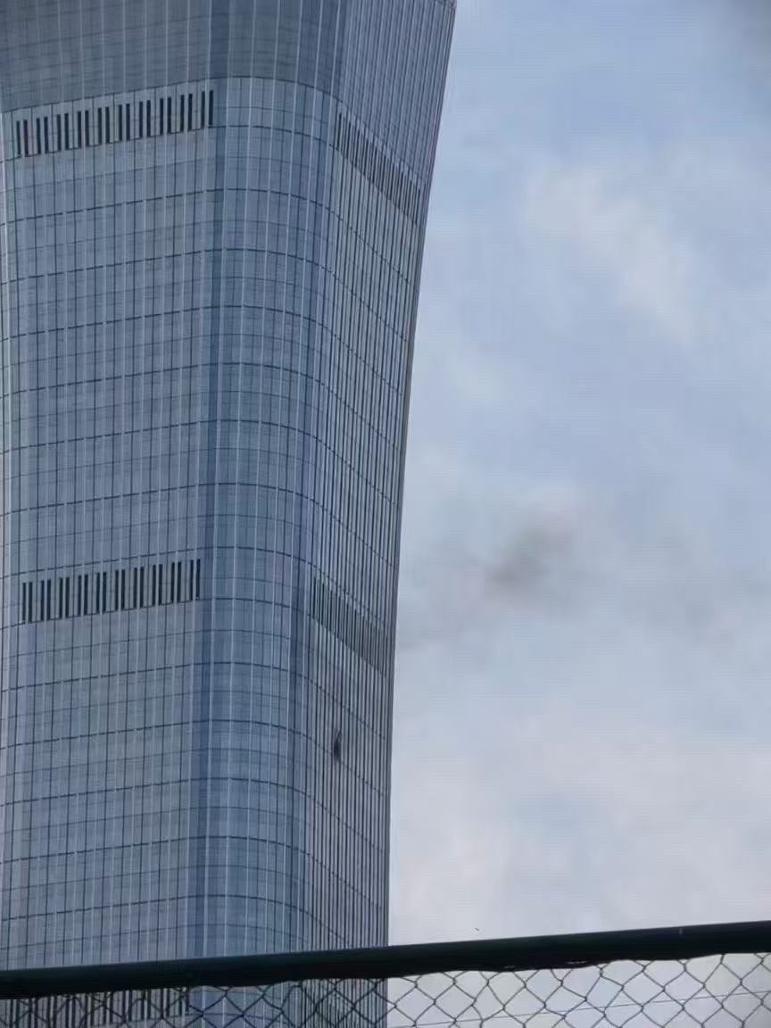 El rascacielos China Zun, en Pekín, donde la avioneta se estrelló.