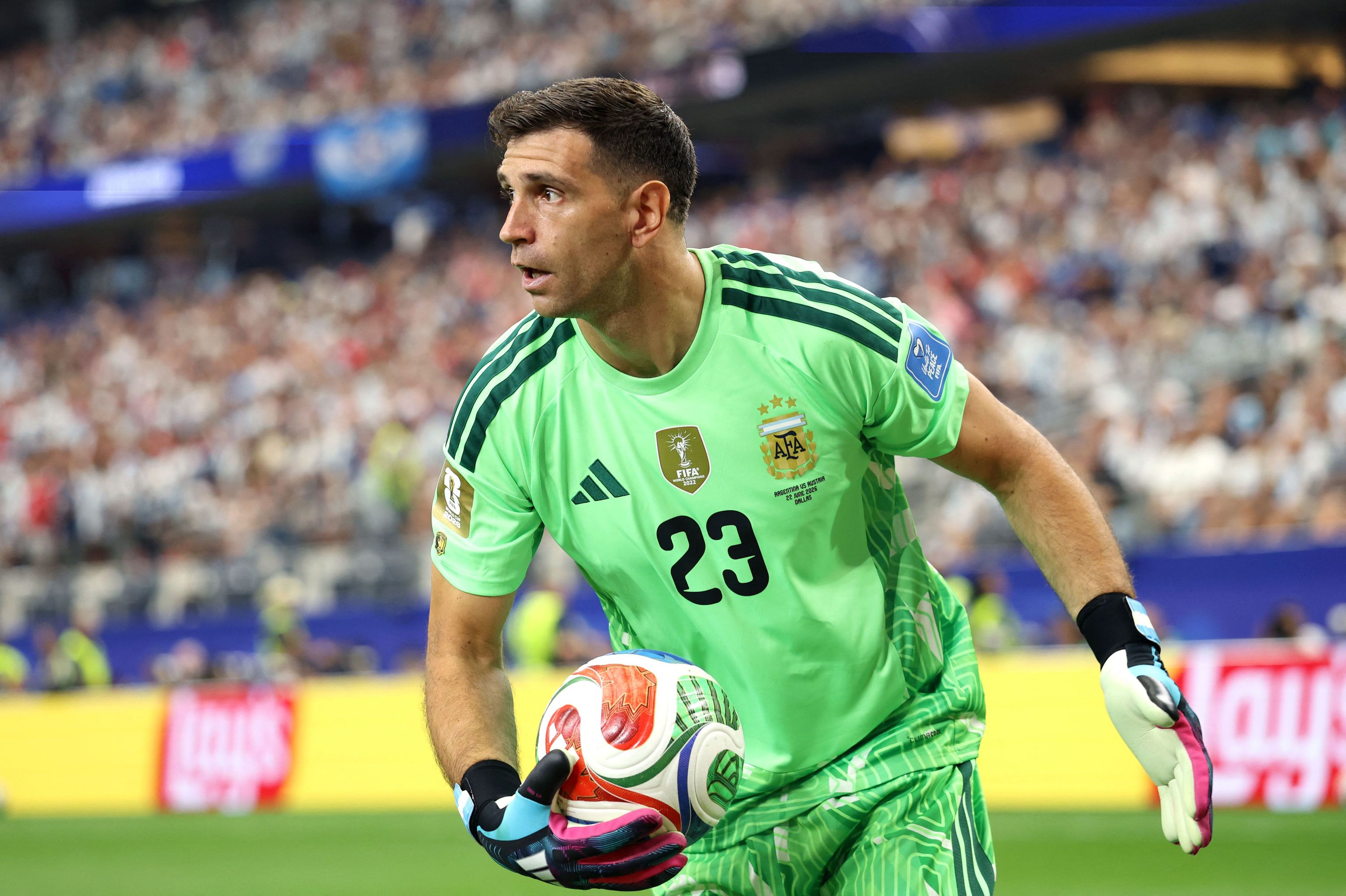 Emiliano Martínez, el portero de argentina que juega con un dedo roto.