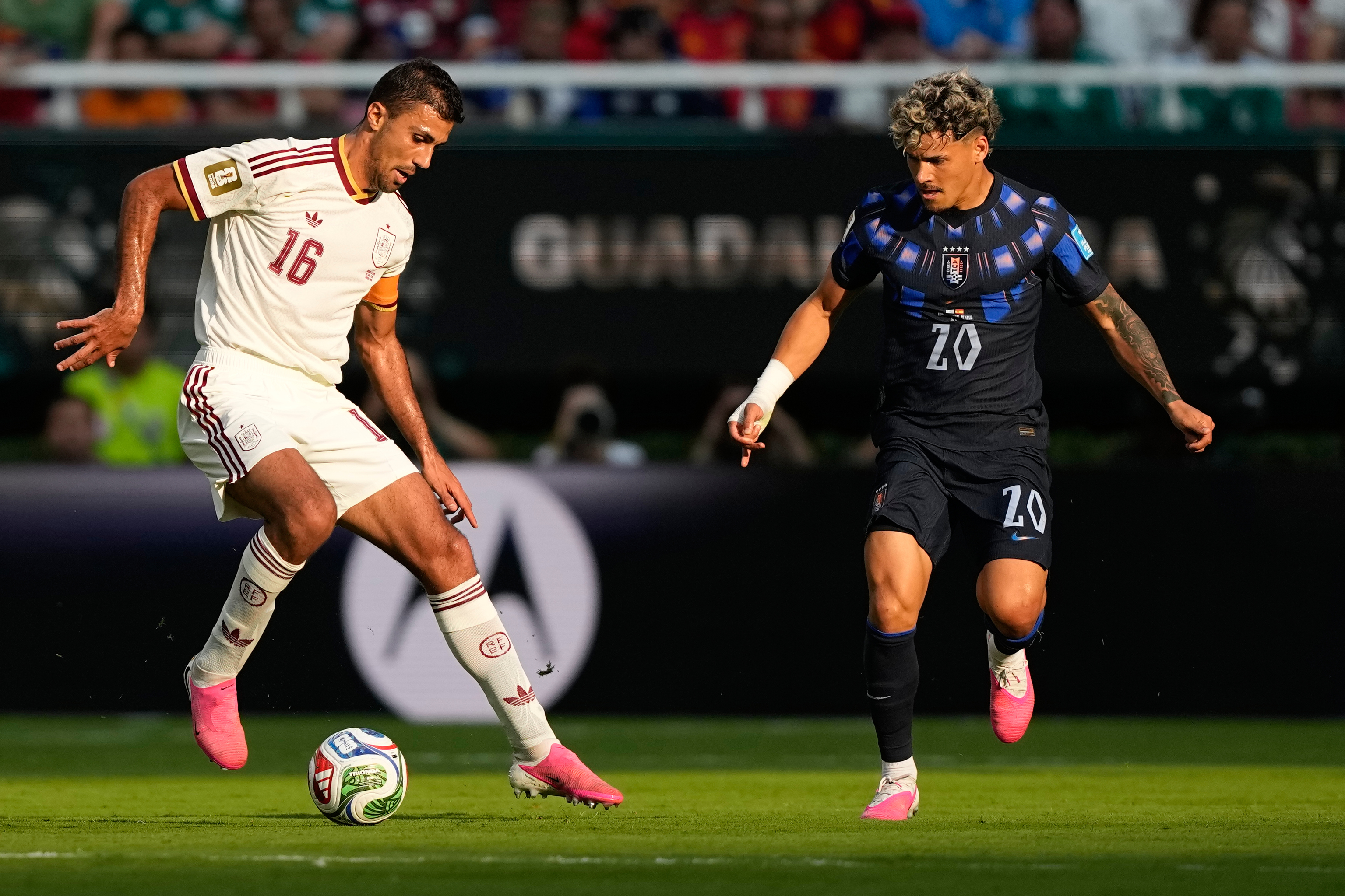 Rodri frente a Araujo, en Guadalajara.