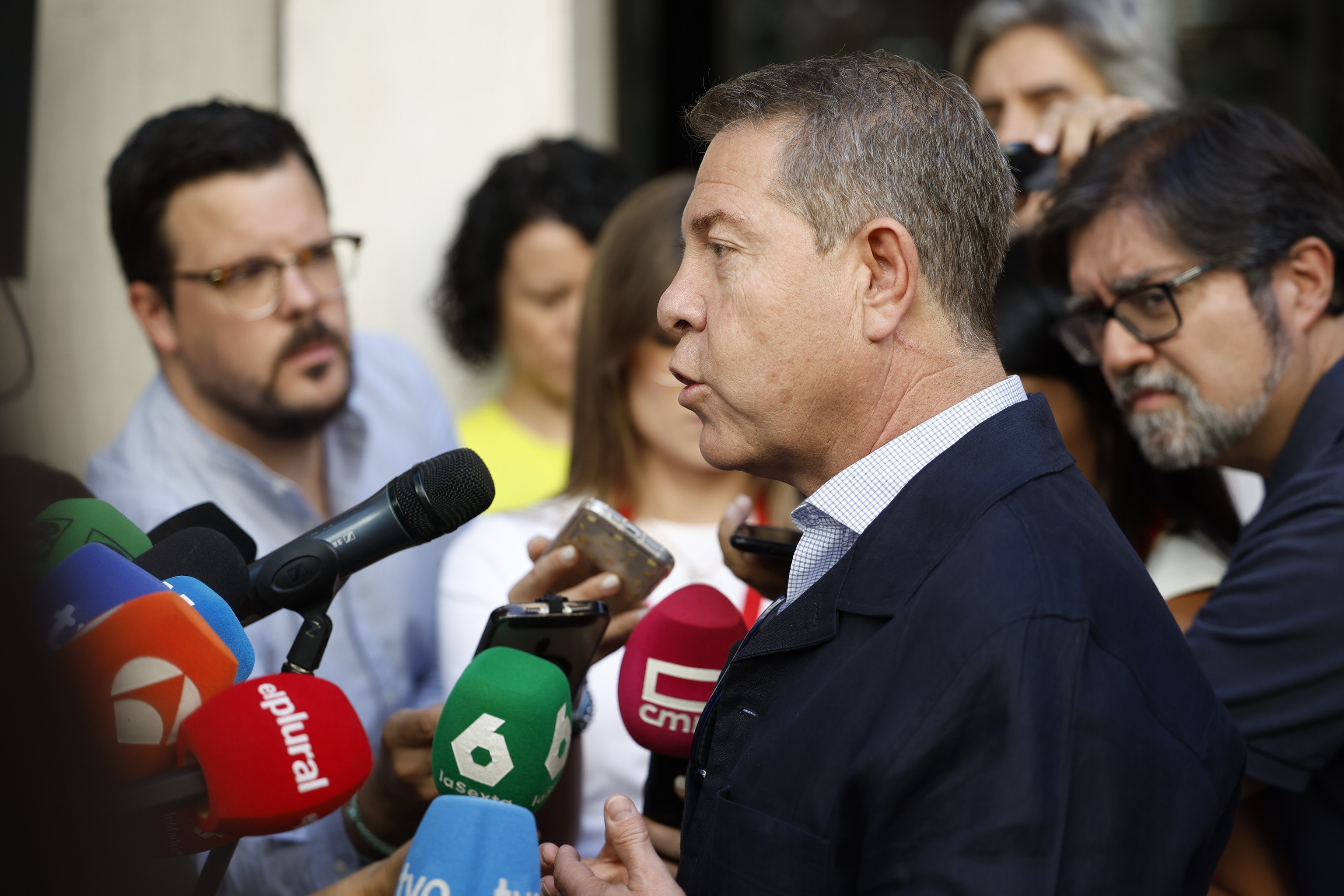 El presidente de la Junta de Castilla-La Mancha, Emiliano García-Page, a la llegada al Comité Federal del PSOE celebrado el 5 de julio de 2025
