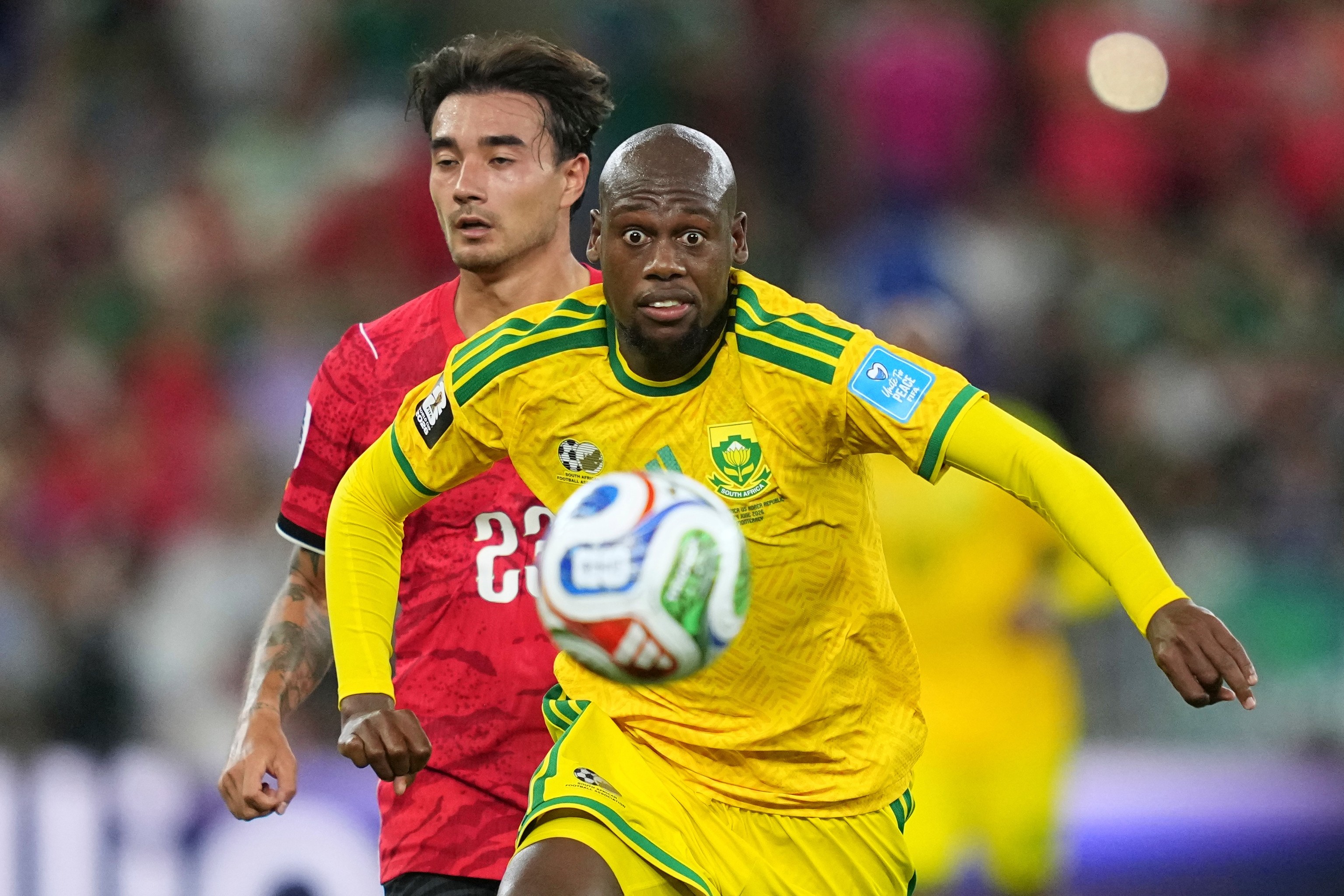 Makgopa, durante el partido ante Corea del Sur.