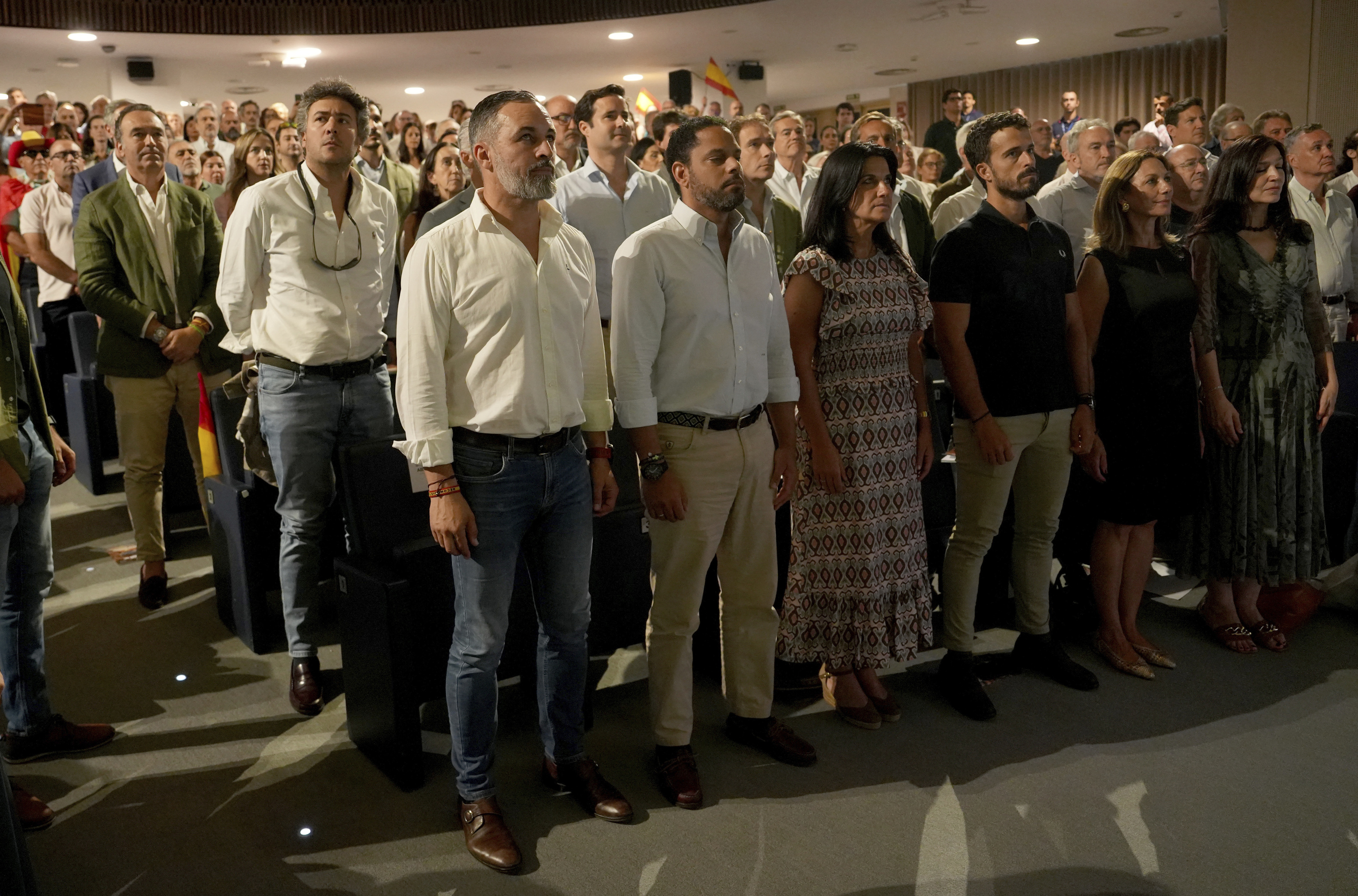 Los dirigentes de la c�pula Vox Santiago Abascal, Ignacio Garriga, Mar�a Ruiz, Carlos Hern�ndez Quero y Reyes Romero, ayer en Madrid