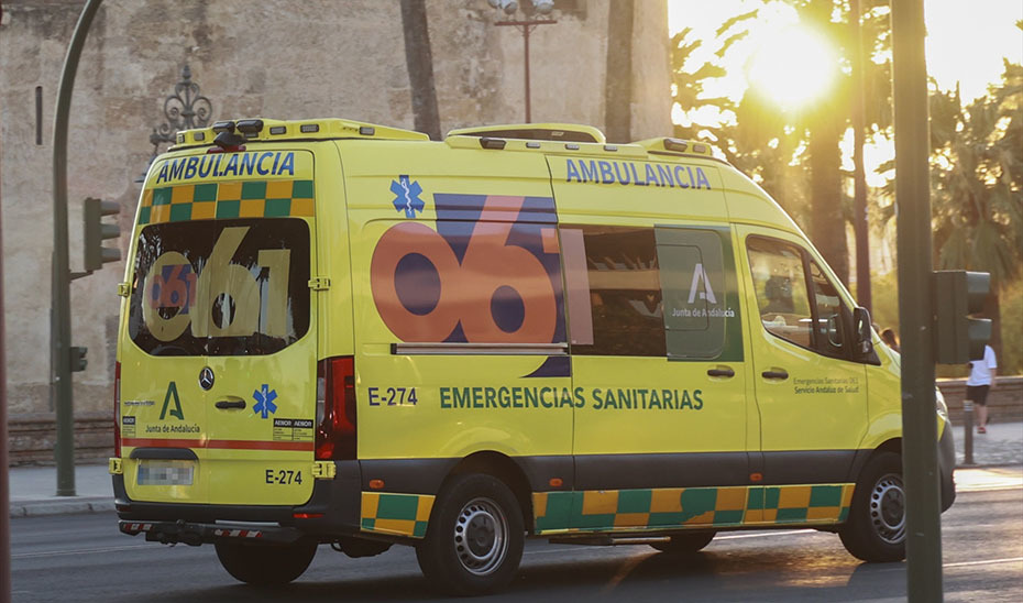 Una ambulancia del Servicio de Emergencias 112 Andalucía, en una imagen de archivo.