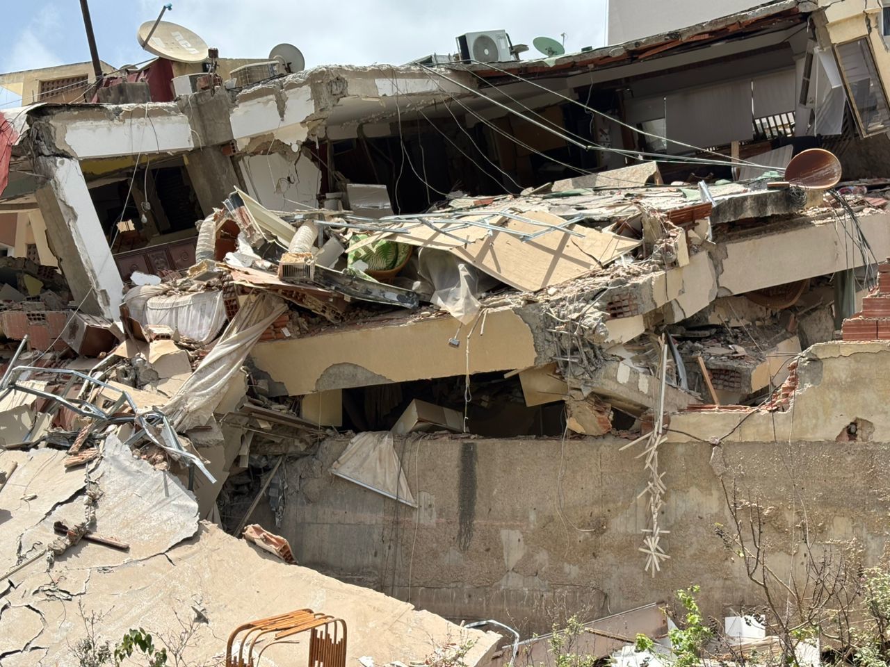 Los escombros del edificio donde murió Carlos Javier Marcano.