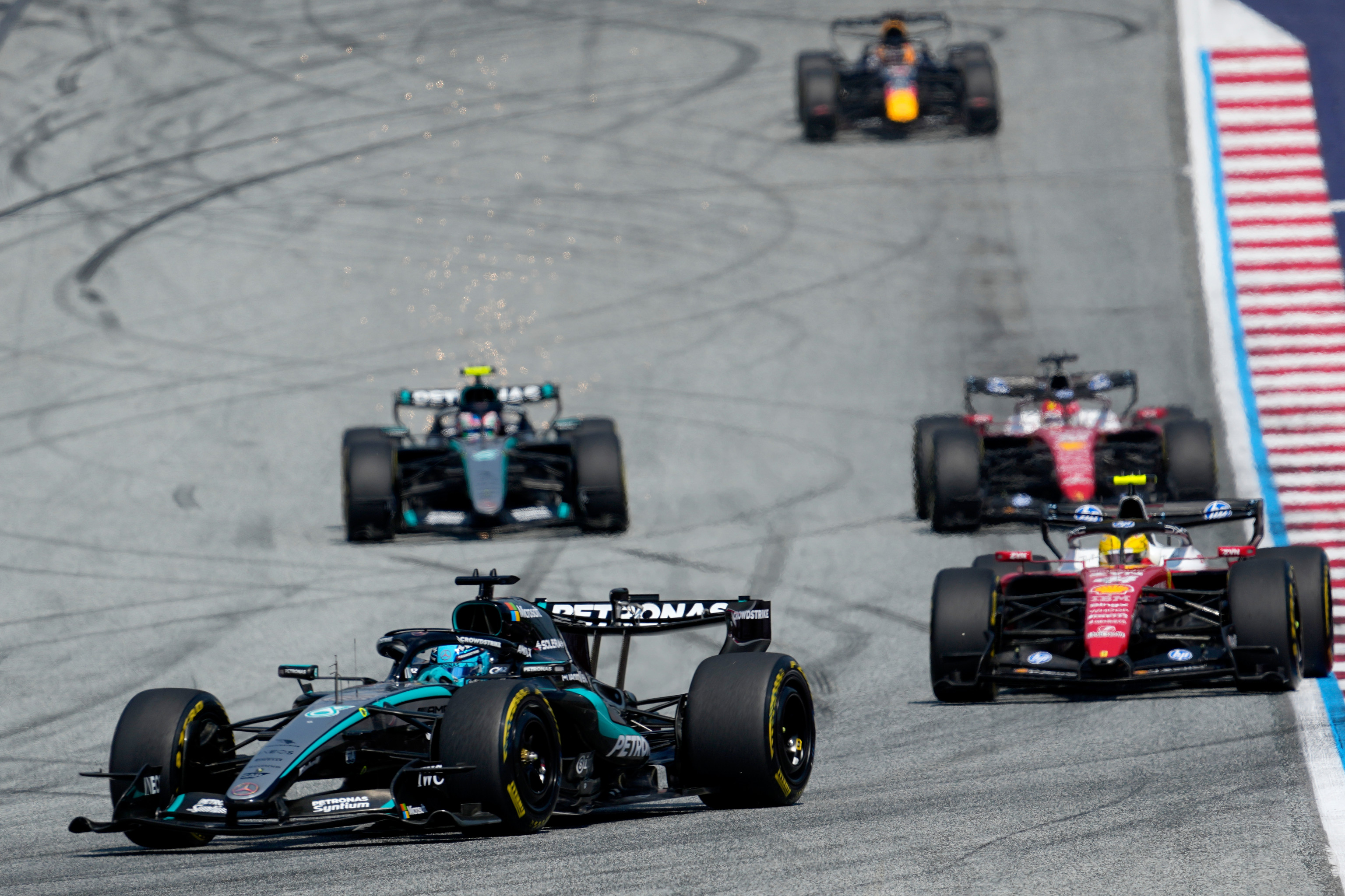George Russell comandando la carrera en Red Bull Ring.