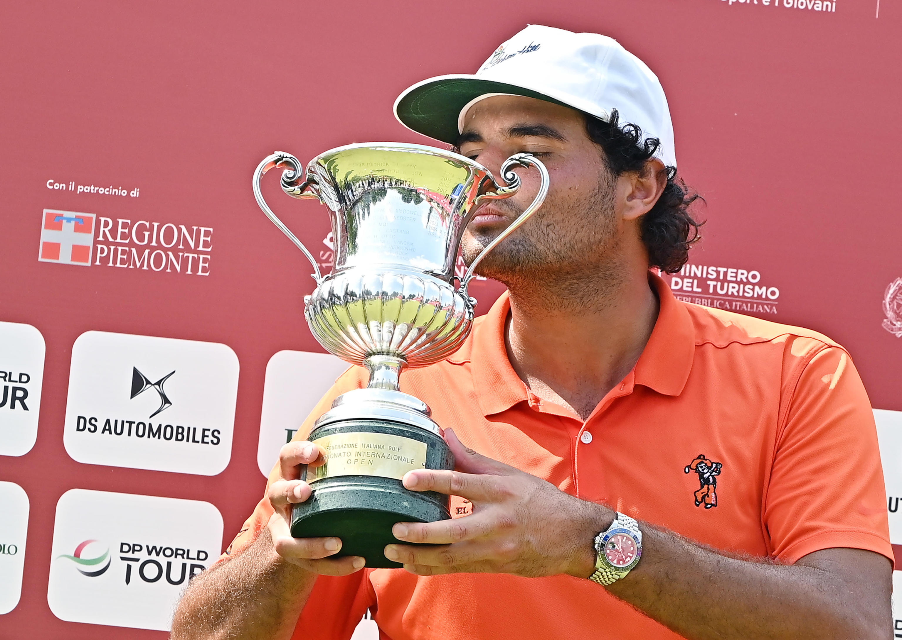 Eugenio Chacarra con el trofeo del Open de Italia
