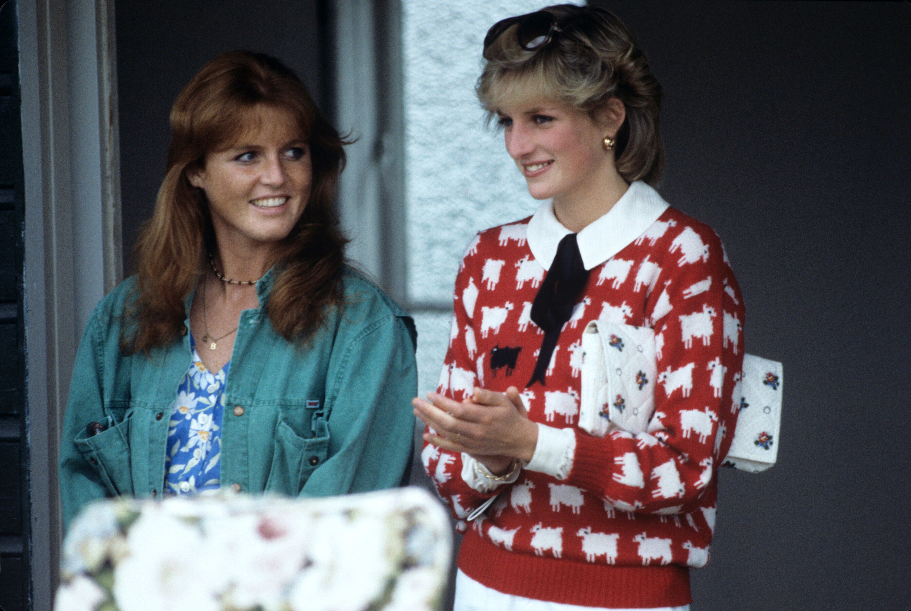 Sarah Ferguson y la princesa Diana en 1983.