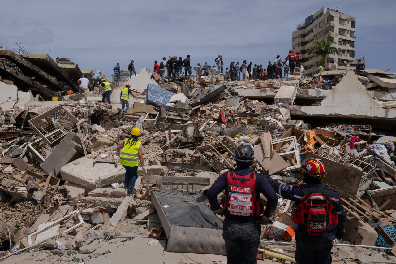 Un grupo de trabajo sobre el terreno.