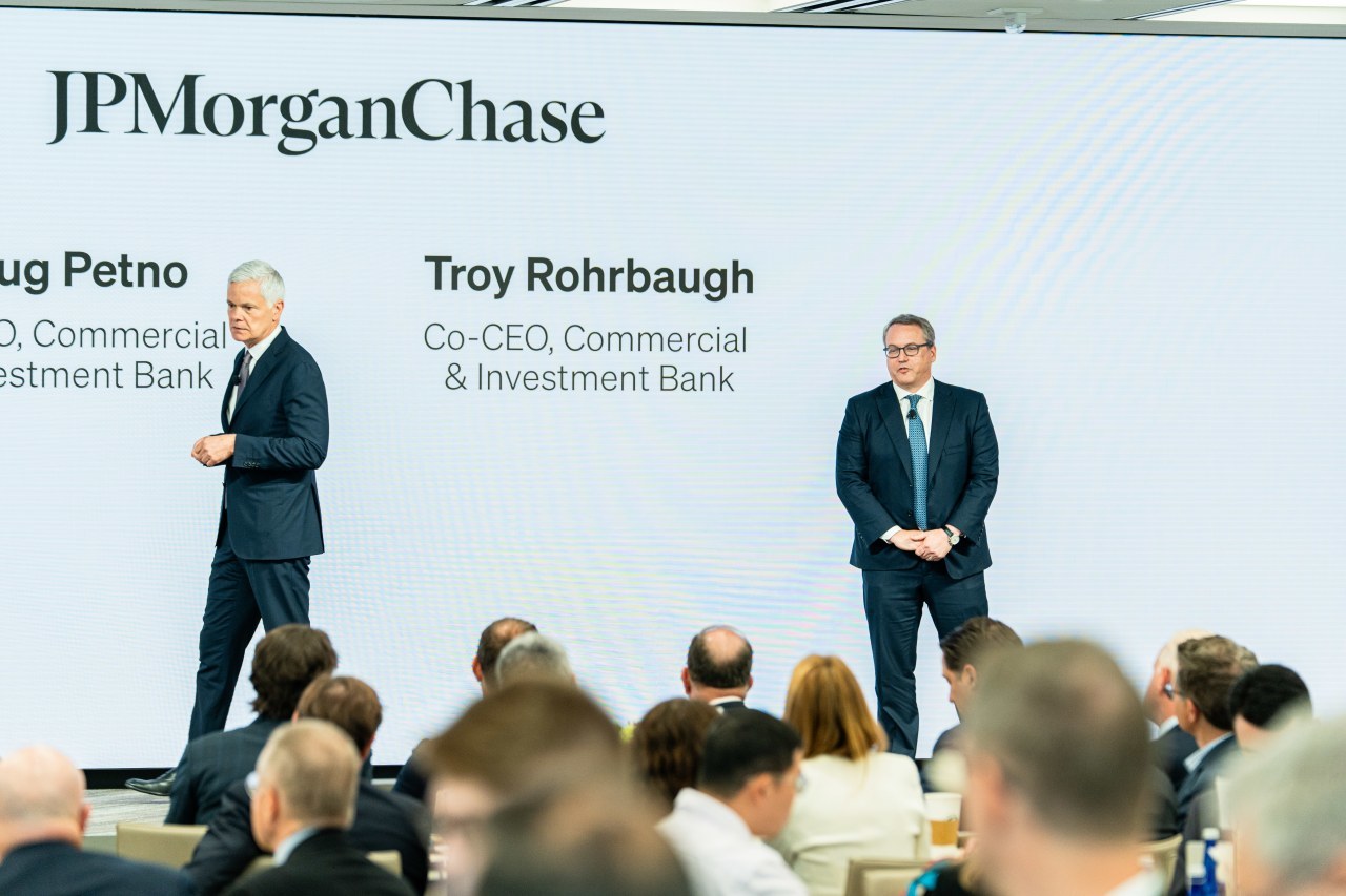 Doug Petno, a la izquierda, y Troy Rohrbaugh en un evento de inversión el año pasado.