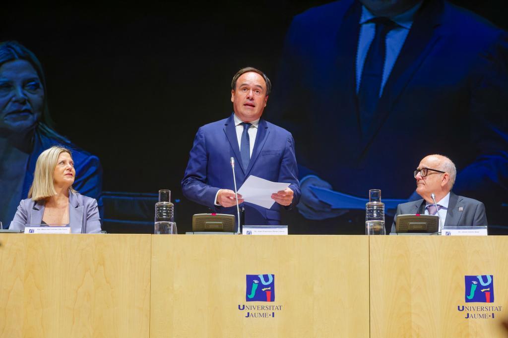 El presidente de la Generalitat, Juanfran Pérez Llorca, en un acto en la UJI.