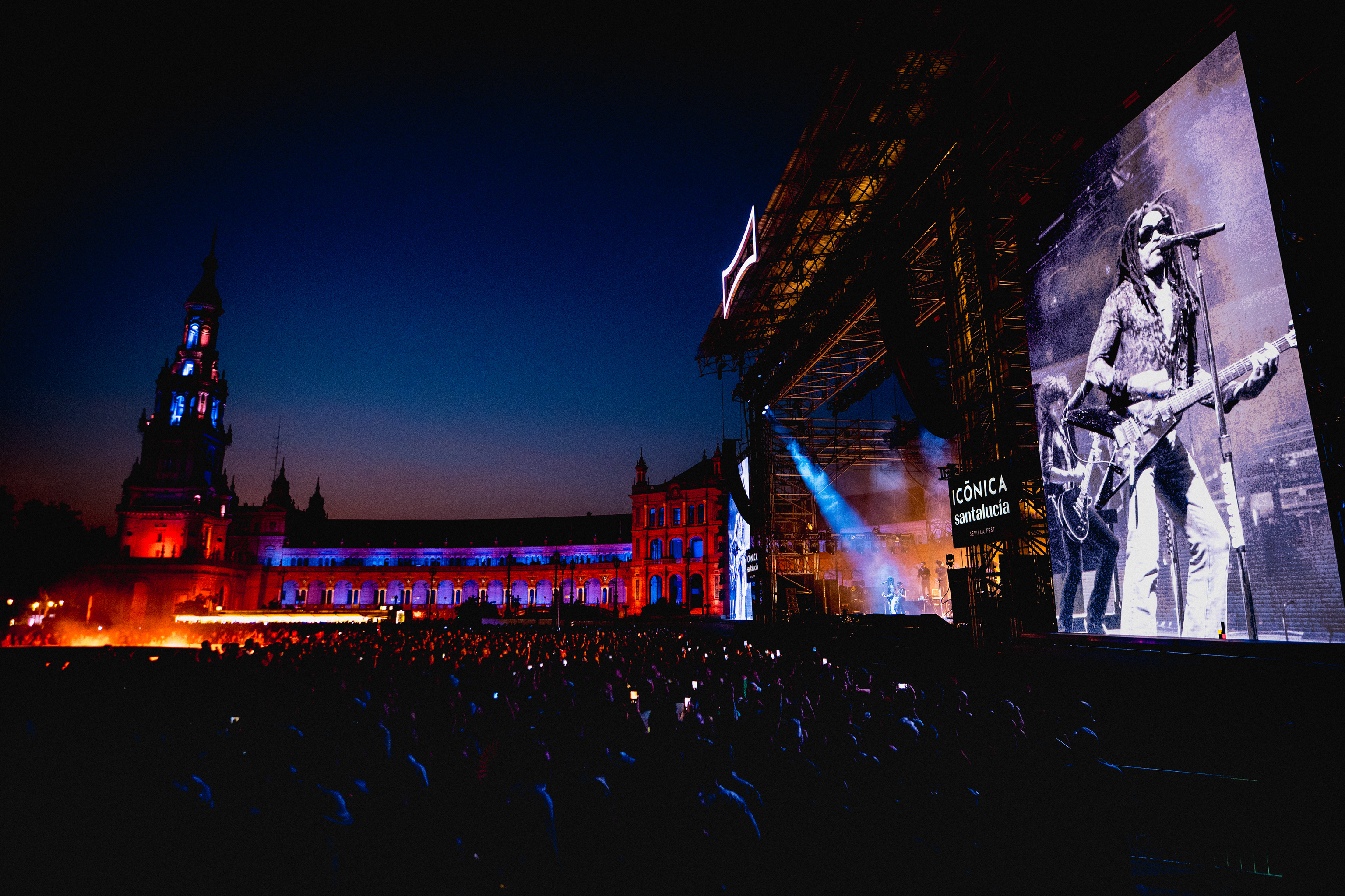 La Plaza de España, abarrotada en el concierto de Lenny Kravitz.