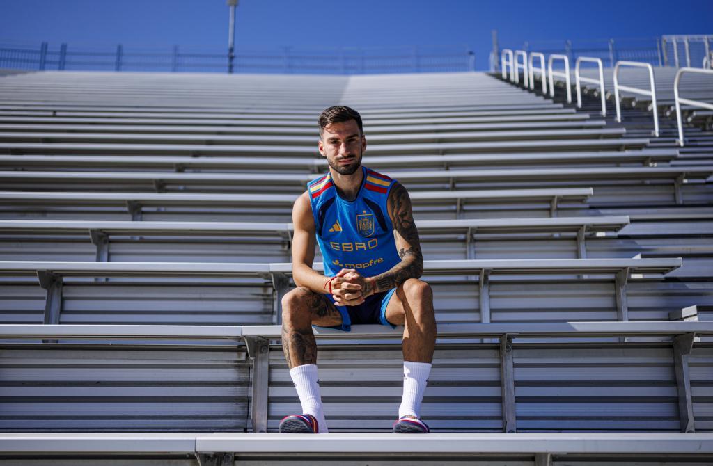El jugador del Atlético y de la selección, en la grada del Cotton Bowl de Dallas.
