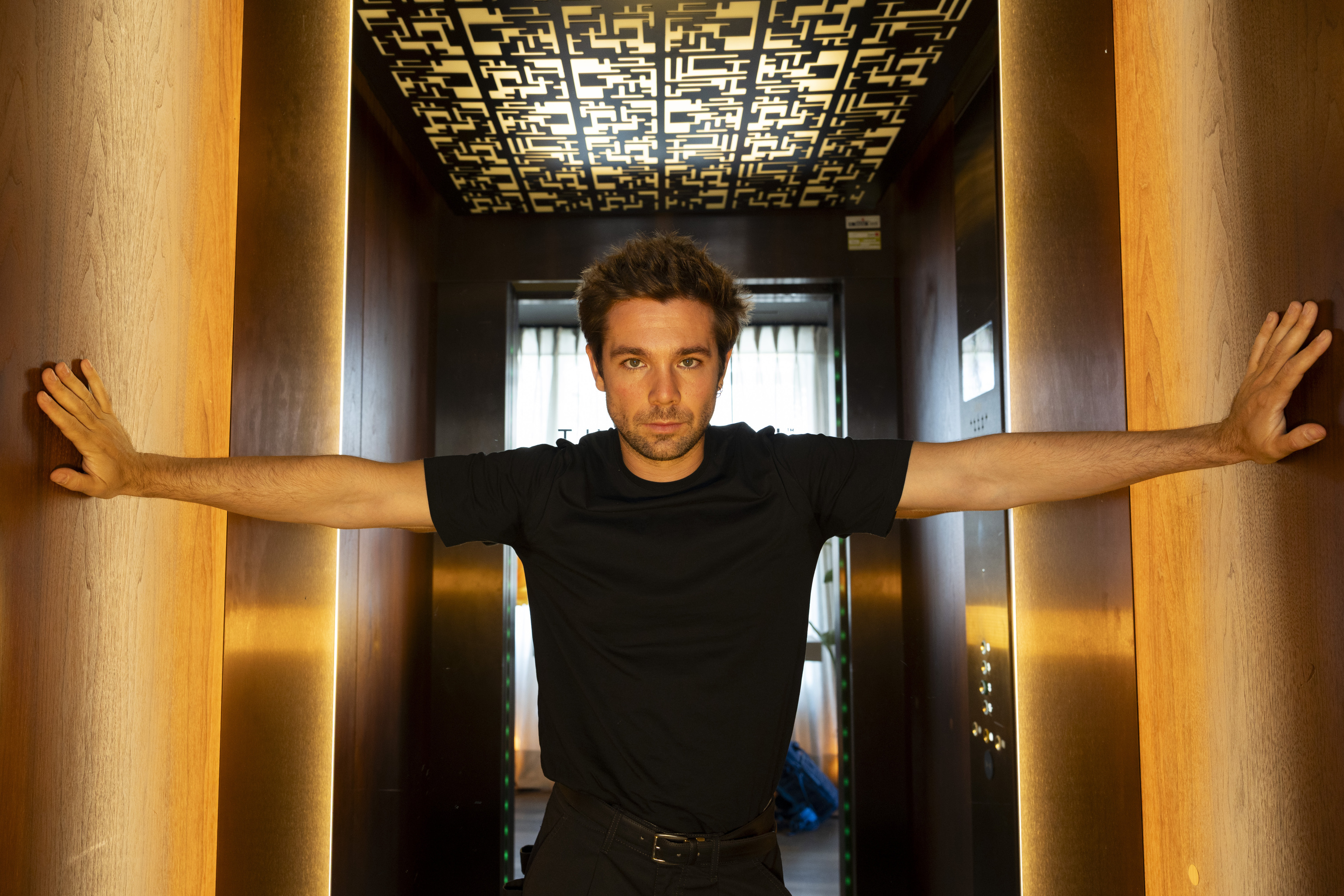 Carlos Cuevas posa en el hotel Thompson de Madrid.