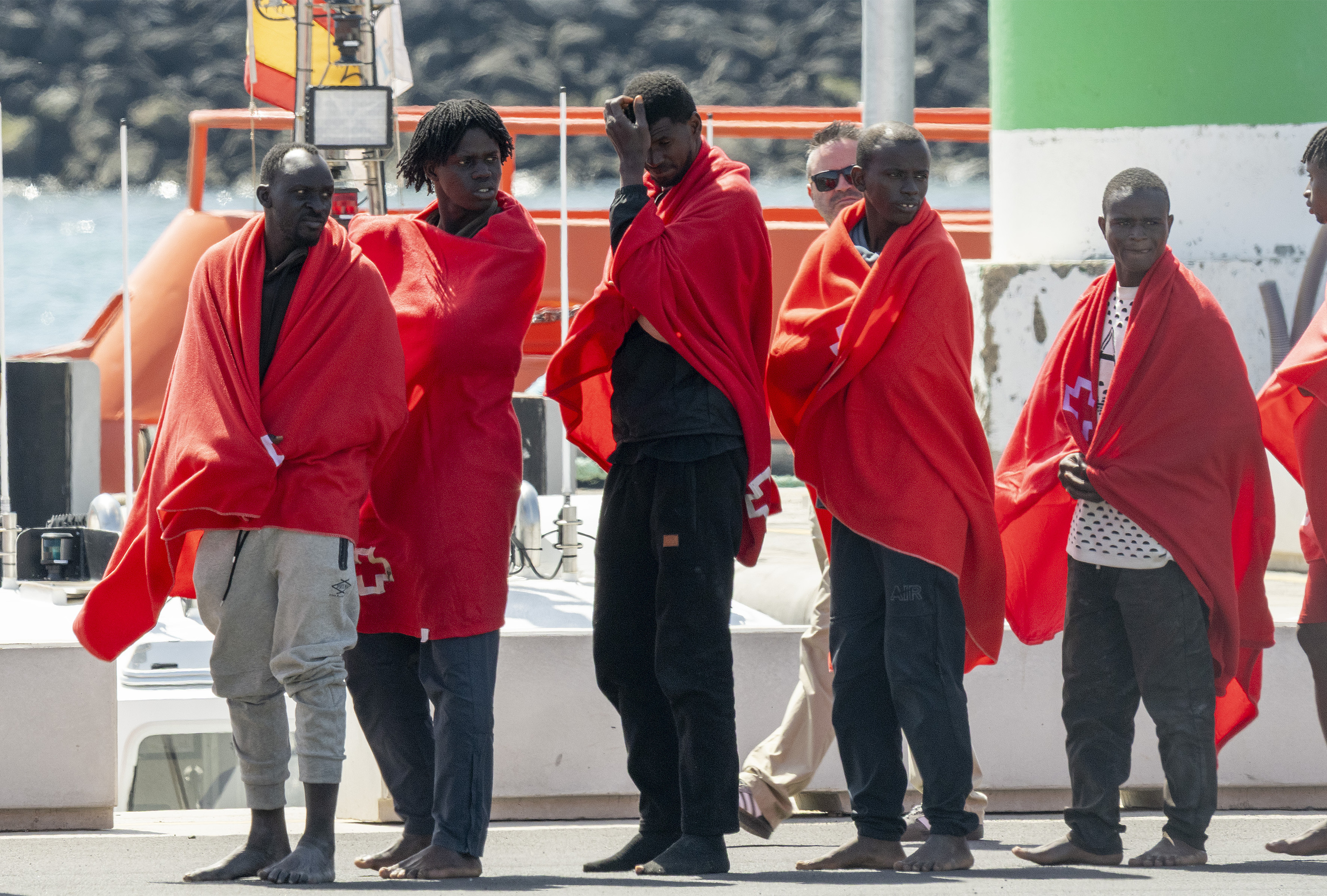 Migrantes rescatados por Salvamento Marítimo