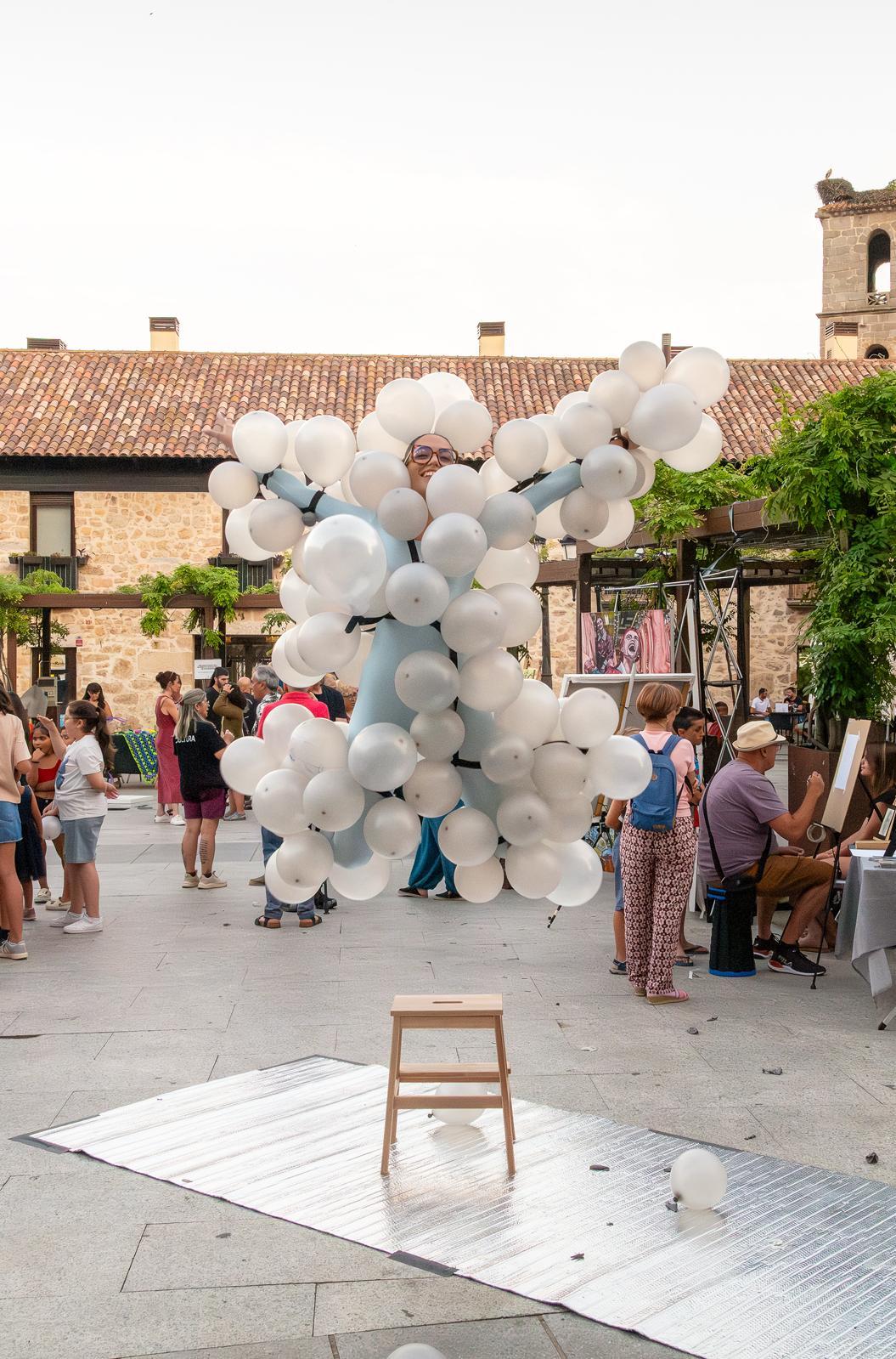 Una propuesta de 'Arte vivo en la plaza'.