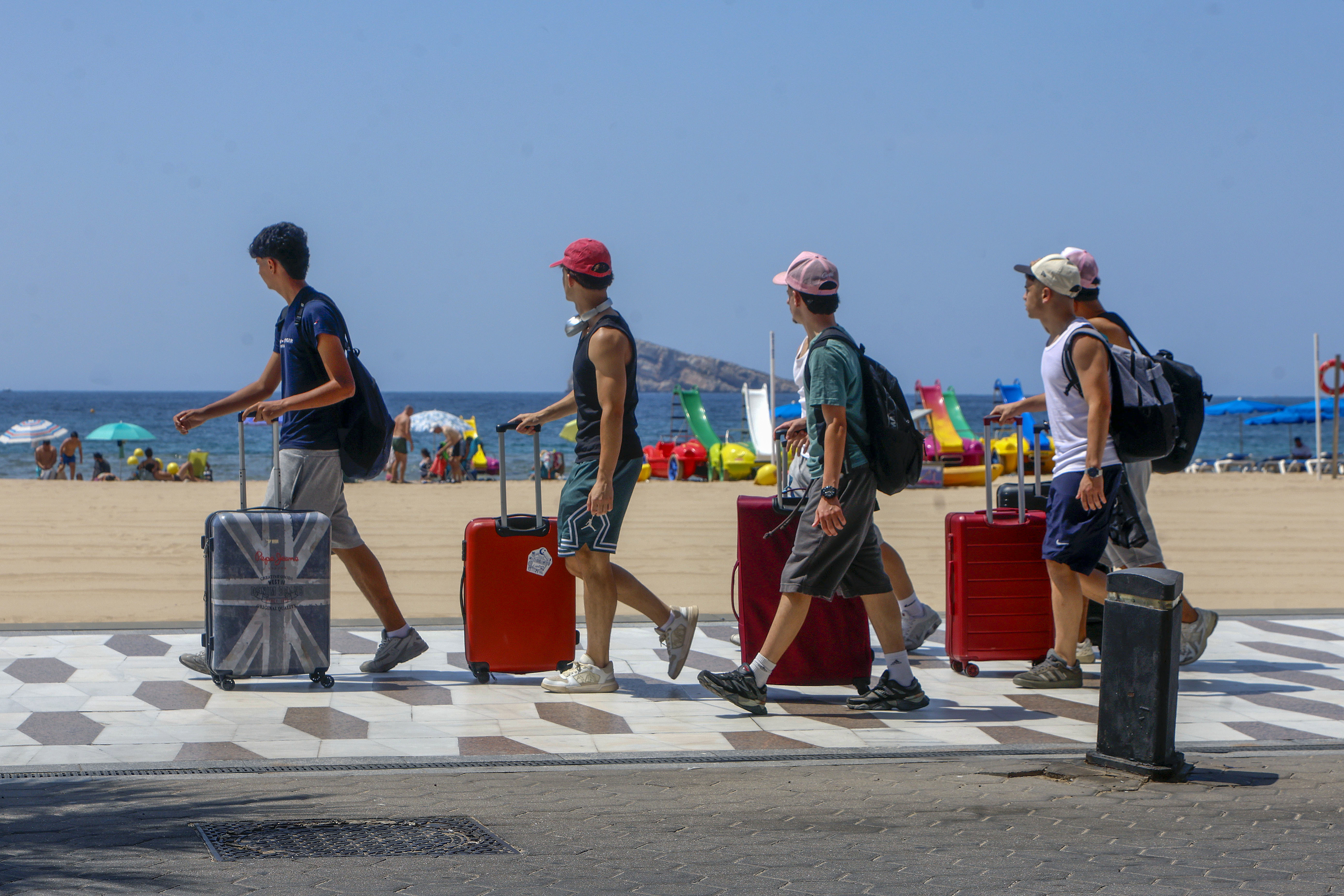 El IEE advierte de que subir el IVA del turismo al 21% desplazará a los turistas a otros países del entorno