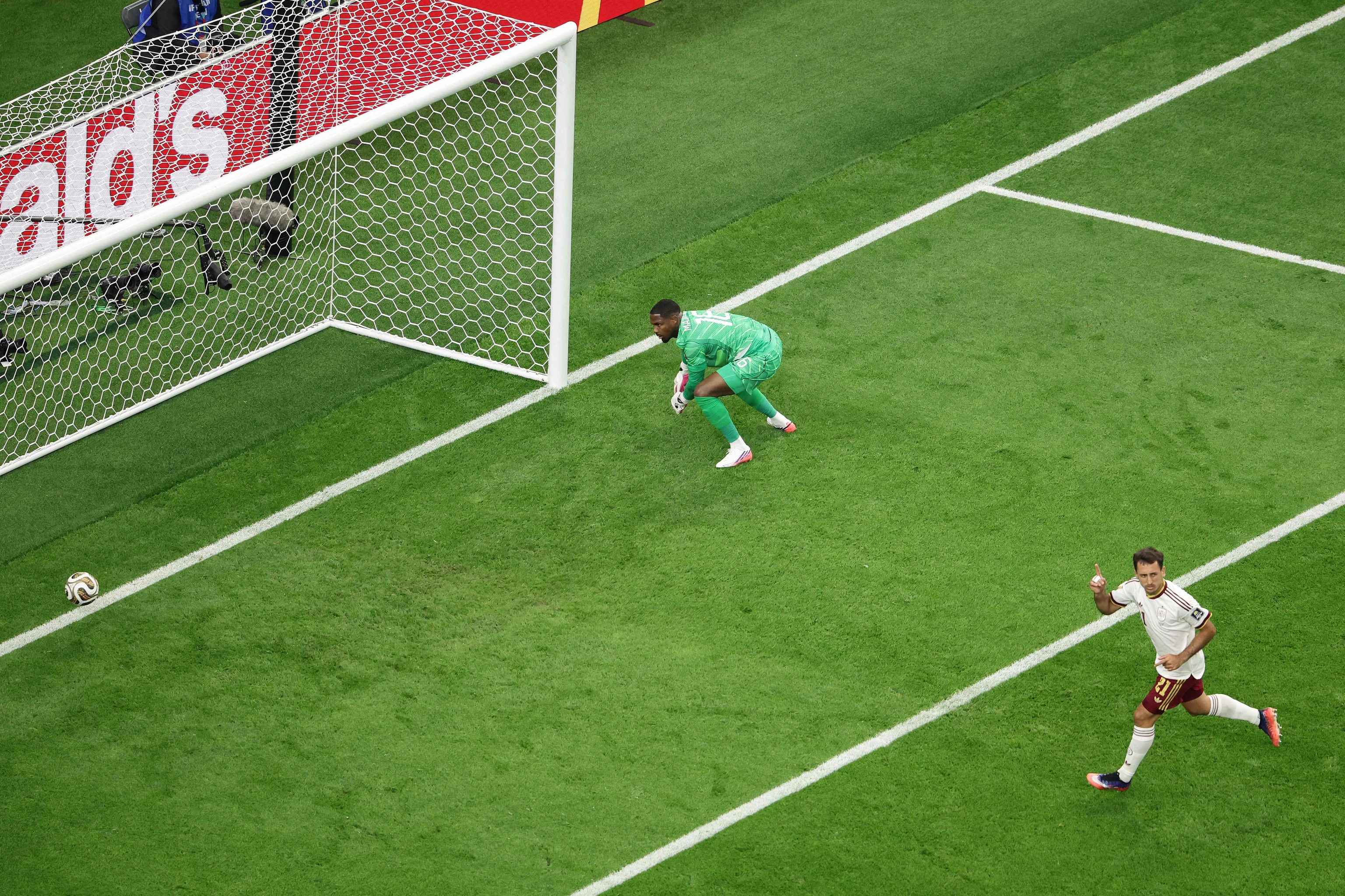 Oyarzabal, tras transformar el penalti ante Maignan.