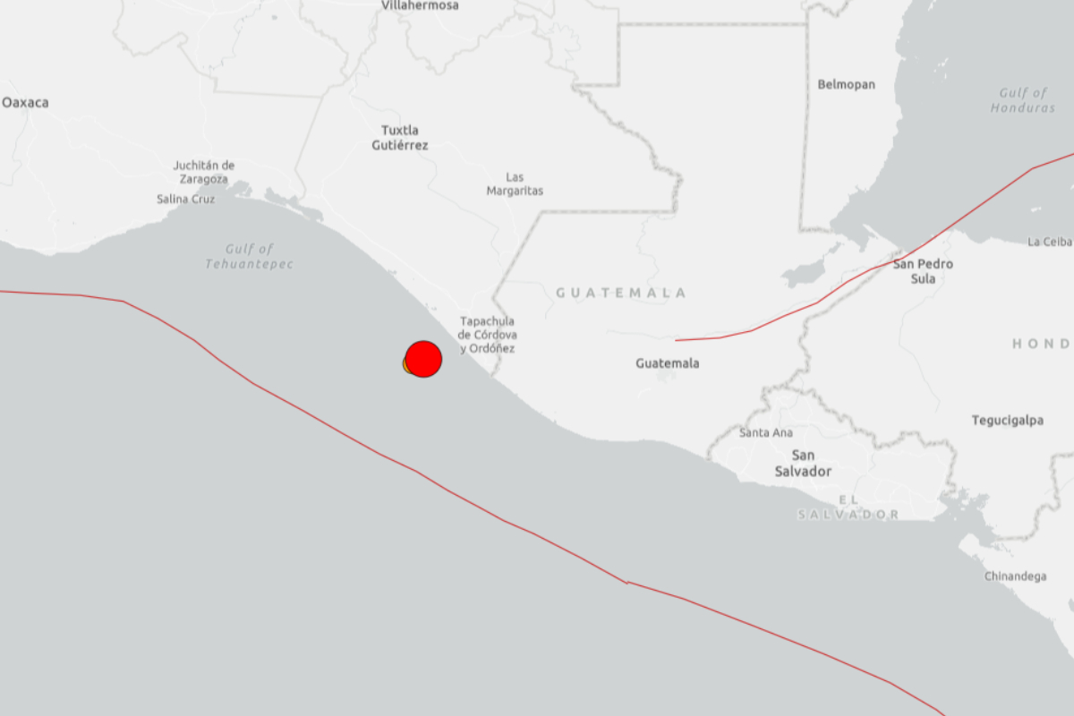 7,4 büyüklüğündeki deprem Puerto Madero'yu ve Chiapas eyaletinin (Meksika) kıyılarını salladı ve tsunami alarmına neden oldu