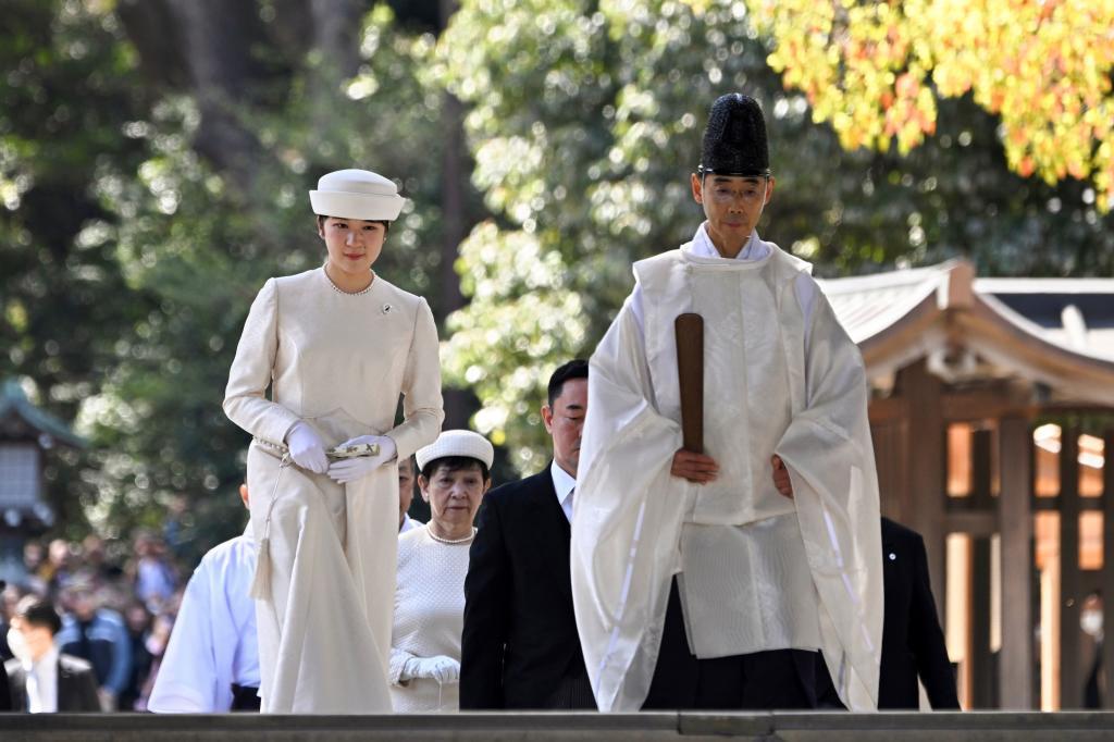 La princesa Aiko, a su llegada al templo Meiji de Tokio, en abril de 2024.