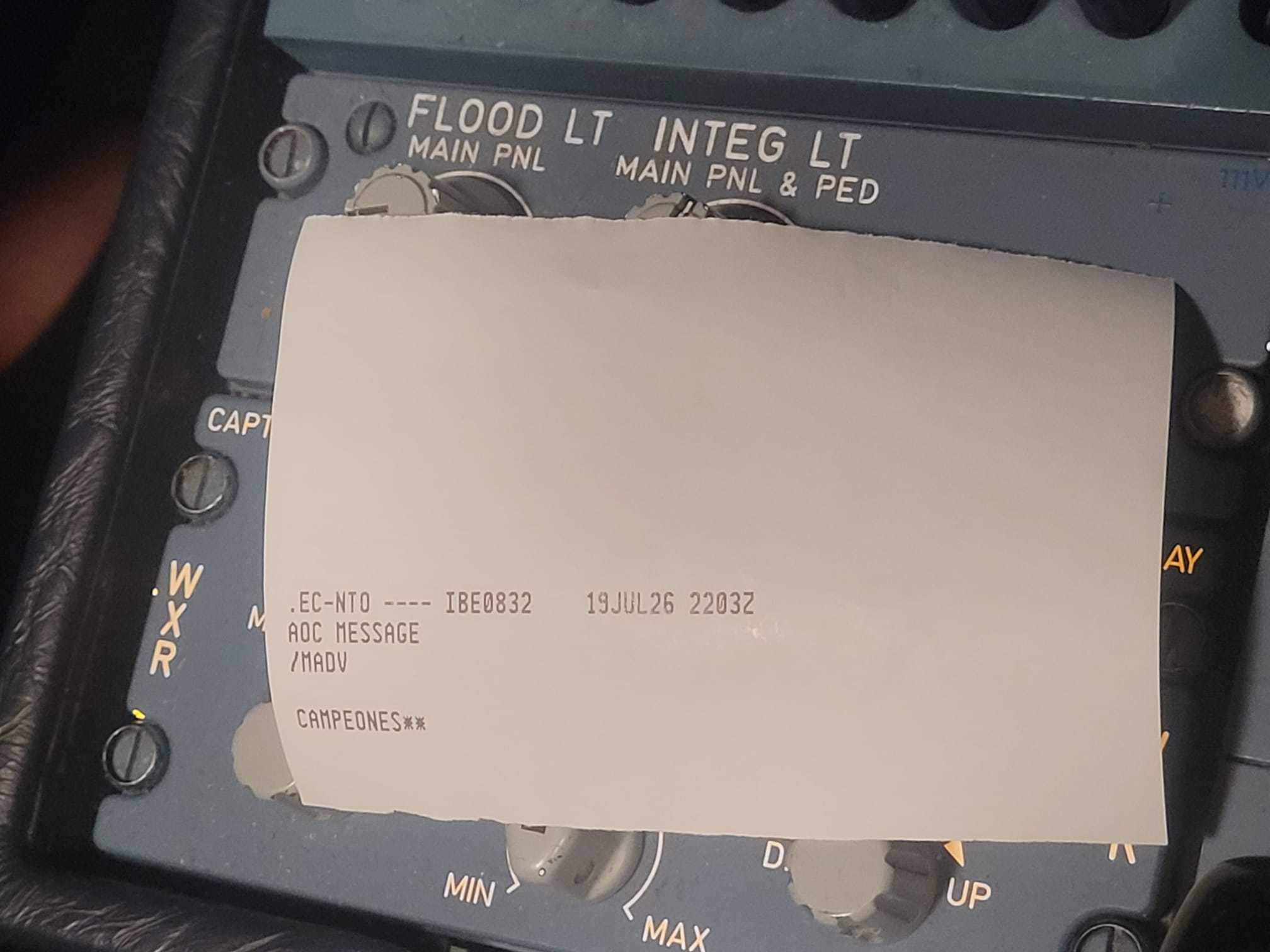 El mensaje enviado a los pilotos por el Centro de Control Operativo de Iberia anunciando la victoria de España.