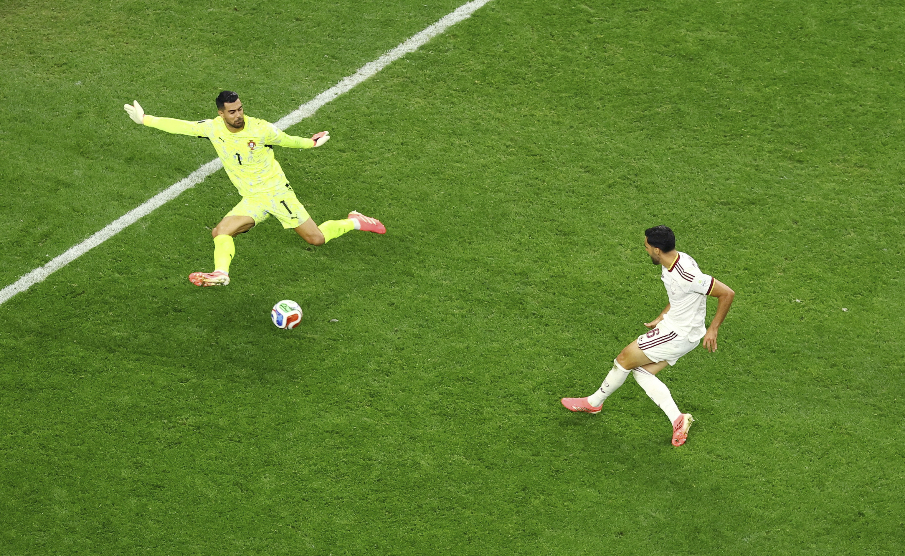 El gol de Merino que valió el triunfo ante Portugal.