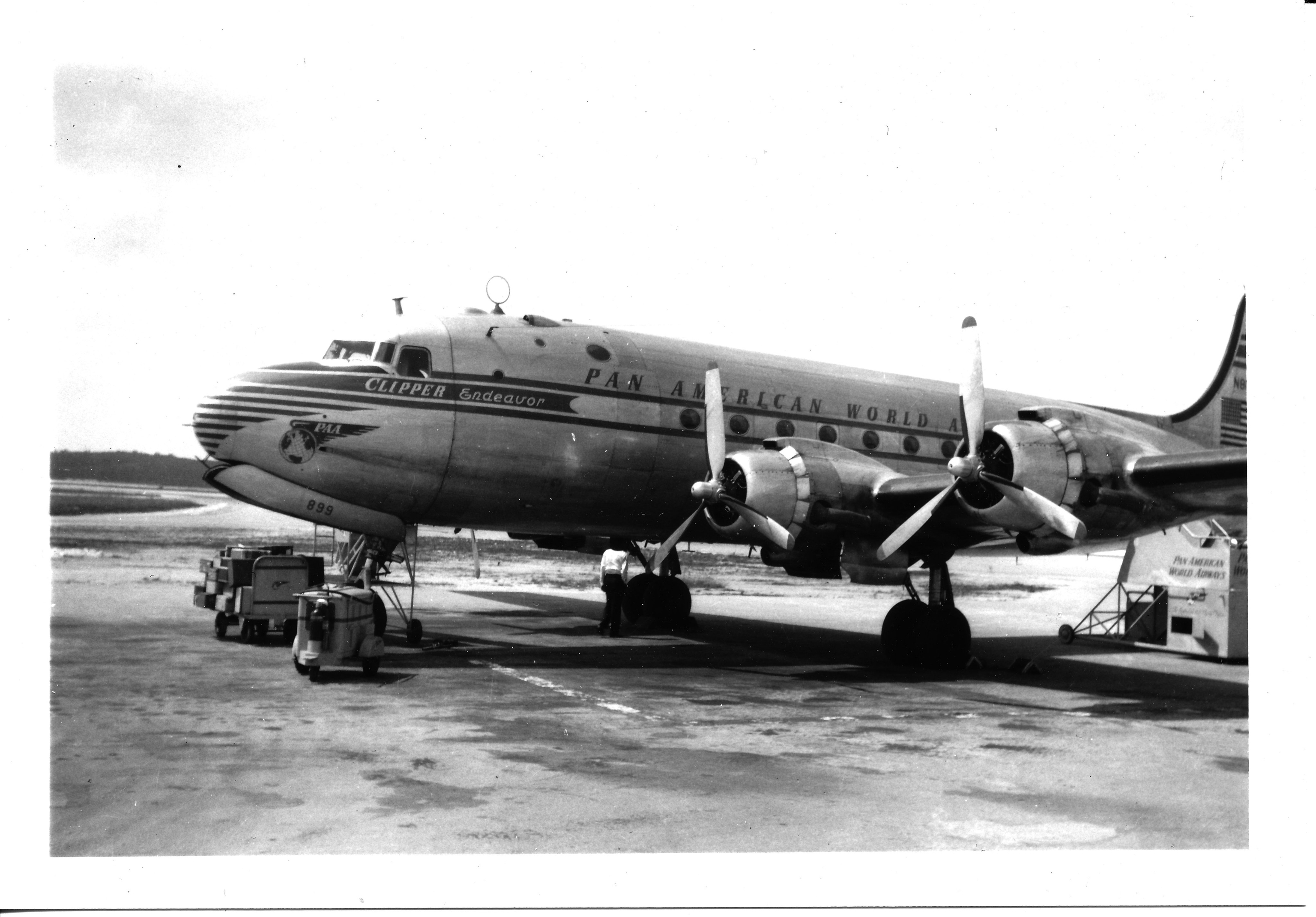 Imagen del avión antes de hundirse en el océano.