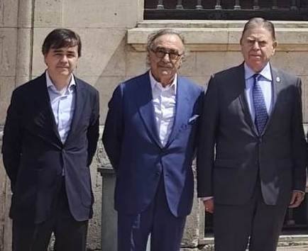 Blas Herrero hijo, su padre y Alfredo Canteli.