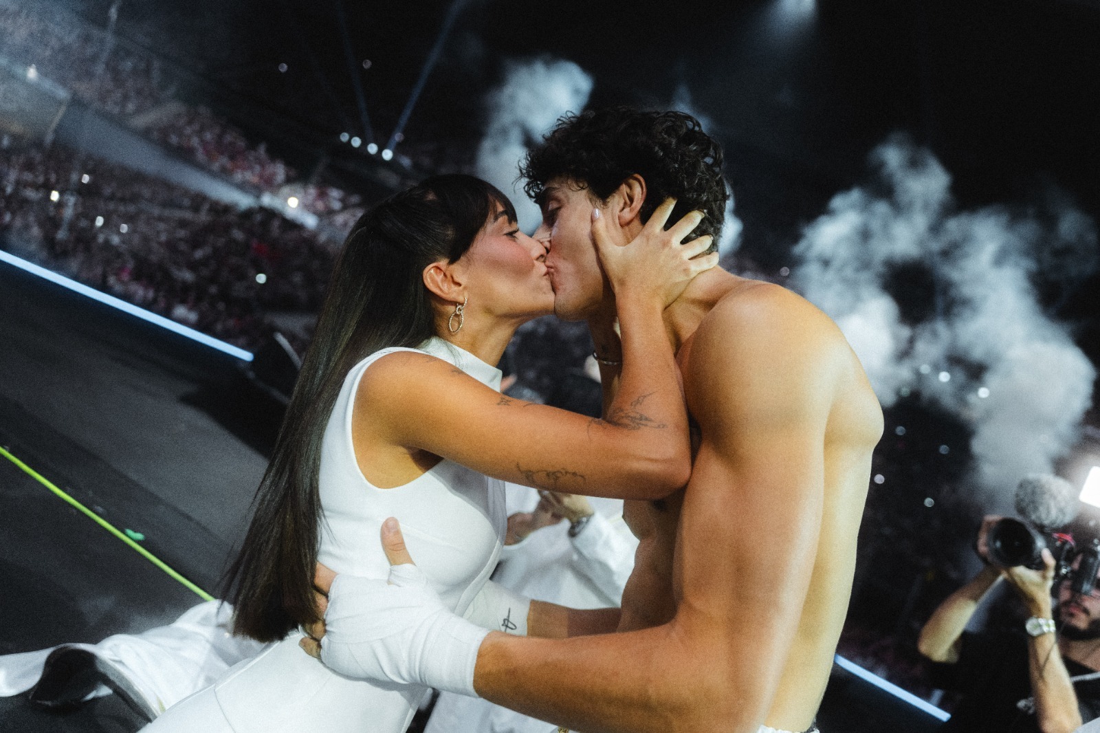 Aitana y Plex durante el combate de La Velada del Año VI