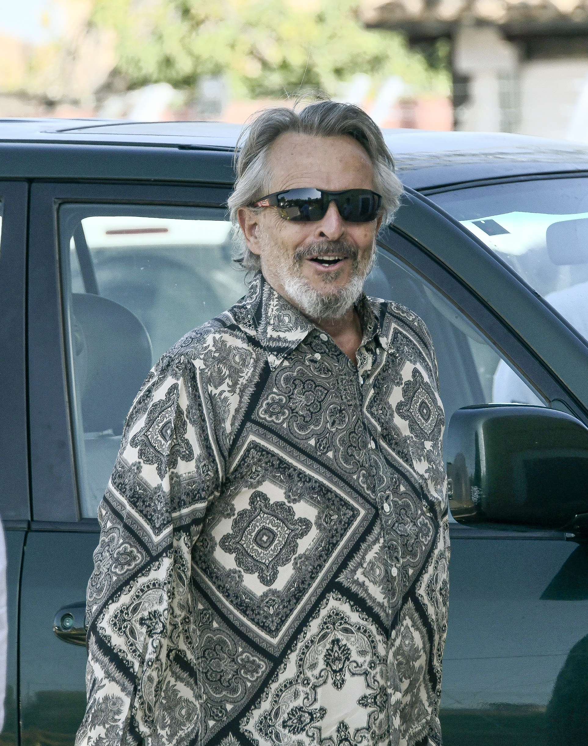 Miguel Bosé vuelve al centro de la polémica: carga contra la Agenda 2030,  niega el cambio climático y desea que "ardan" los ecologistas en plena ola  de incendios | Medios