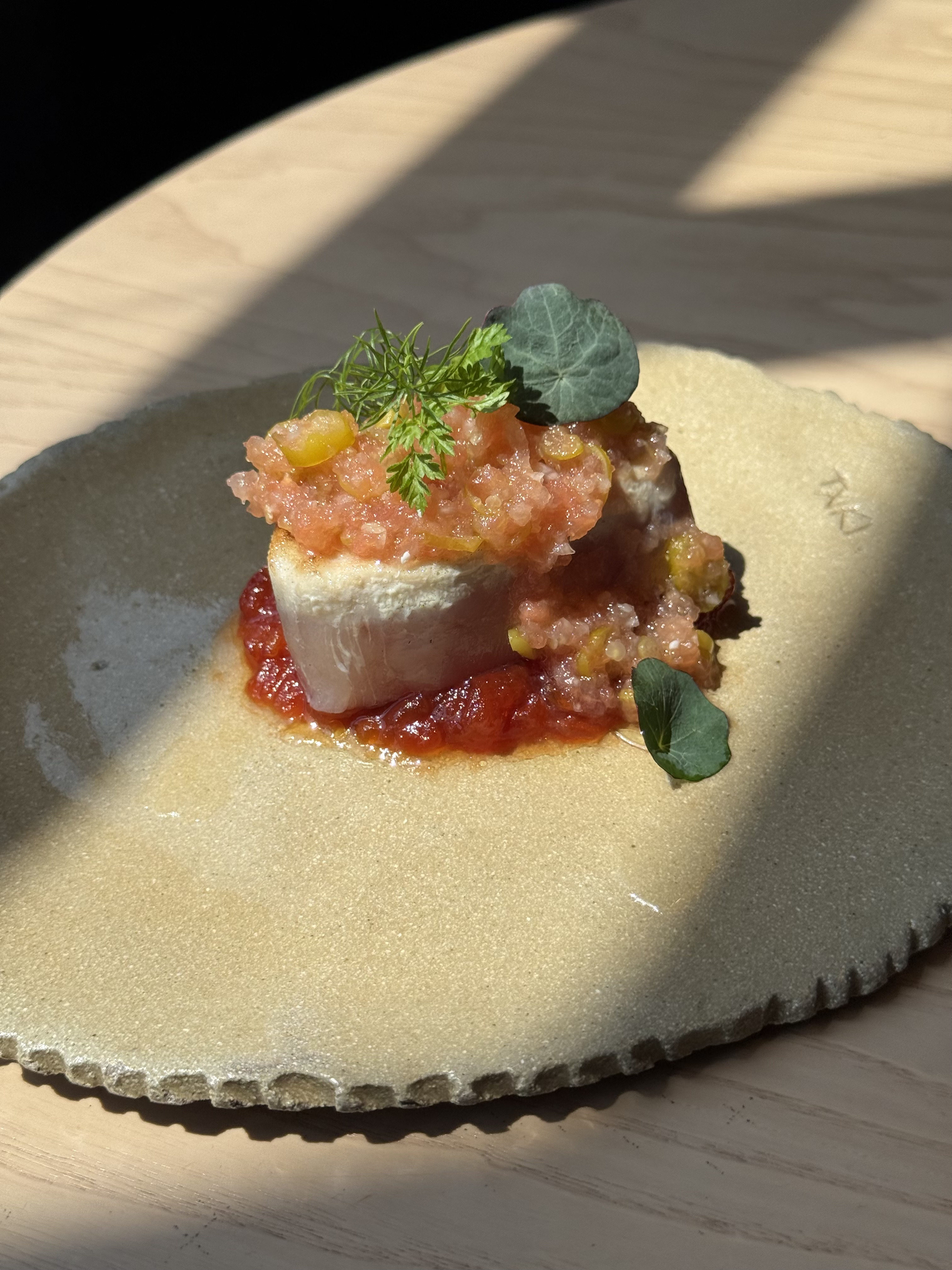 Bonito con tomate.