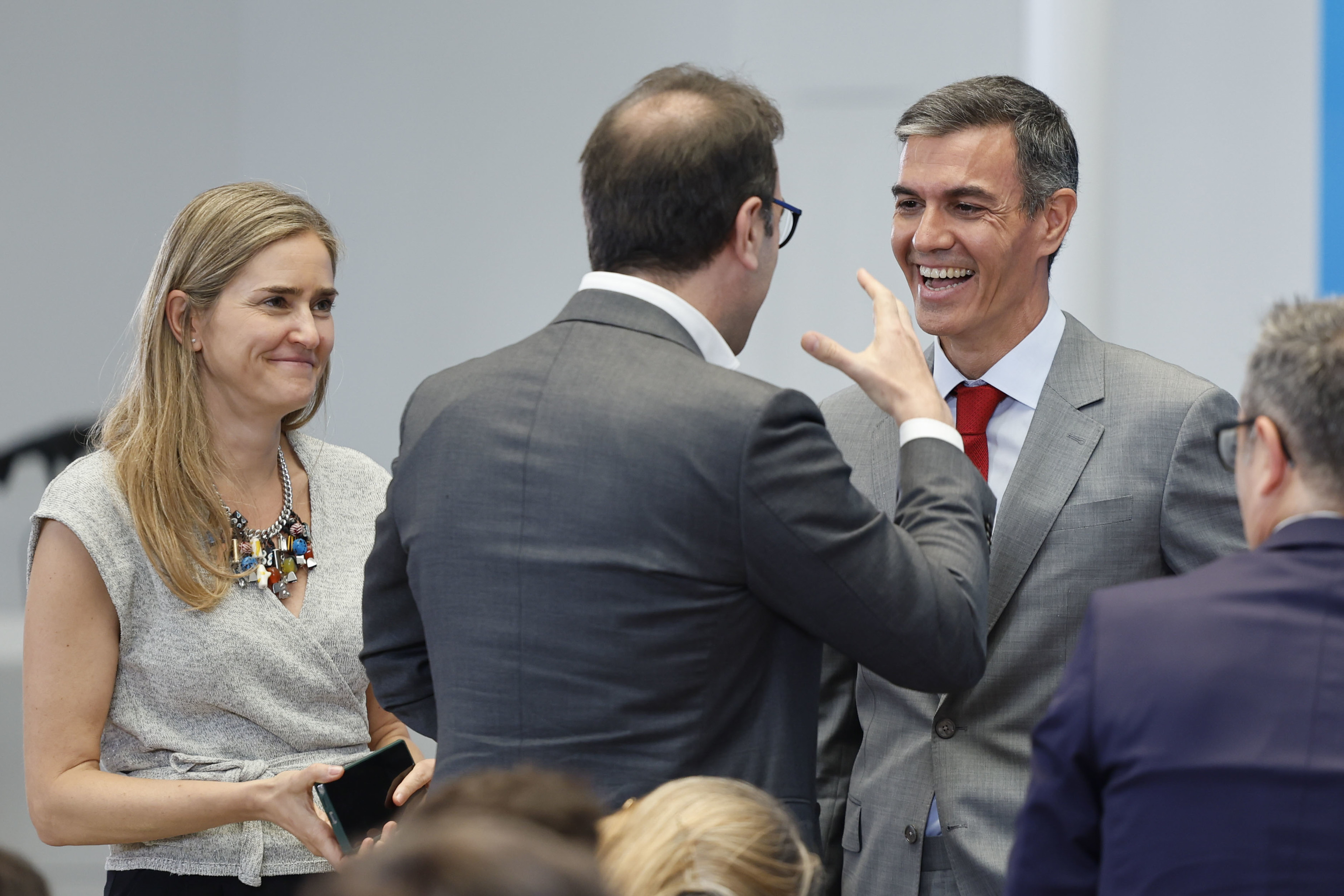 Pedro S�nchez, con Sara Aagesen y Carlos Cuerpo, ayer.