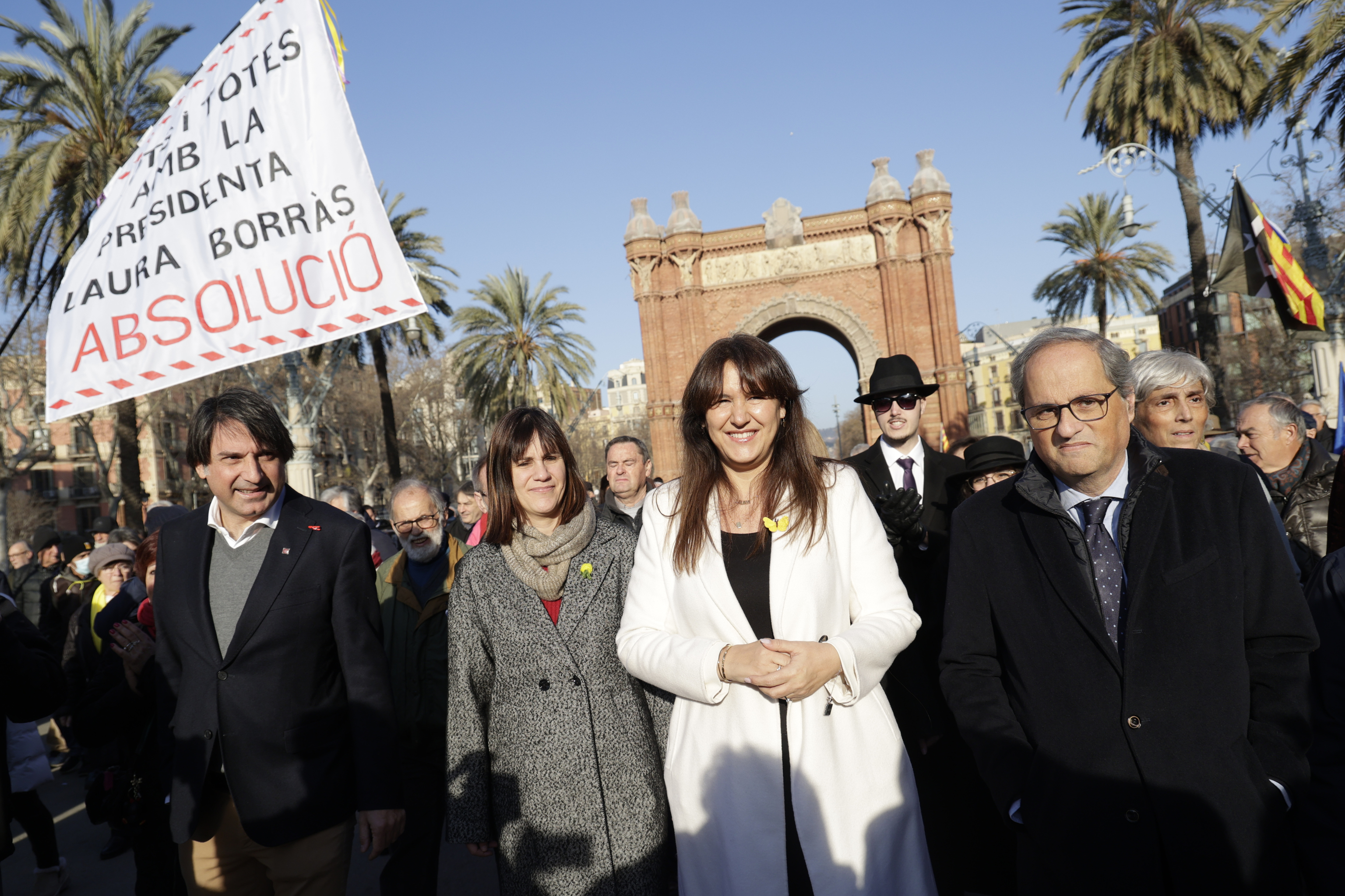 Laura Borr�s a su llegada al juicio, junto a Quim Torra.