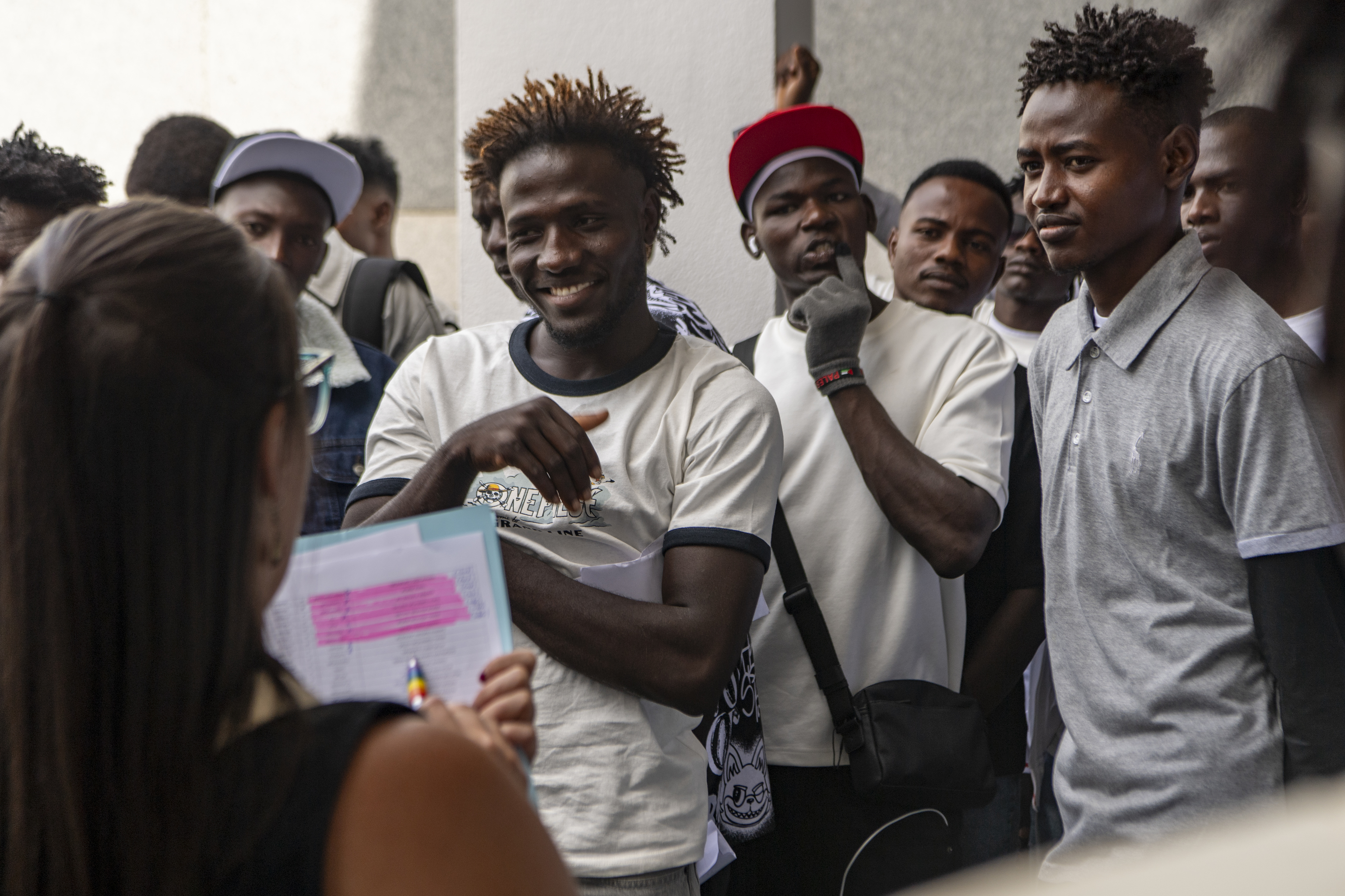 Grupo de subsaharianos, en su mayoría procedentes de Sudán, que partieron hacia la península a bordo de un ferri desde Ceuta, el pasado miércoles.
