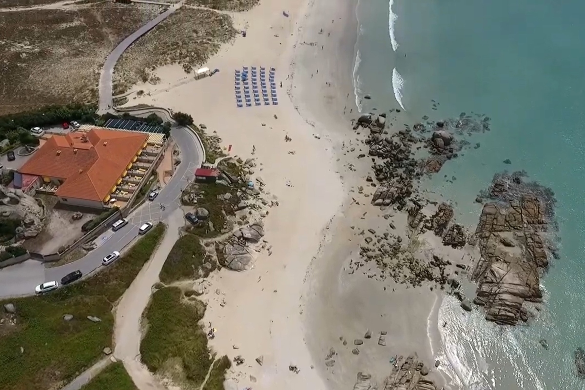 El pueblo de Galicia que presume de playas caribe�as, aguas cristalinas y algunos de los mejores mariscos de Espa�a
