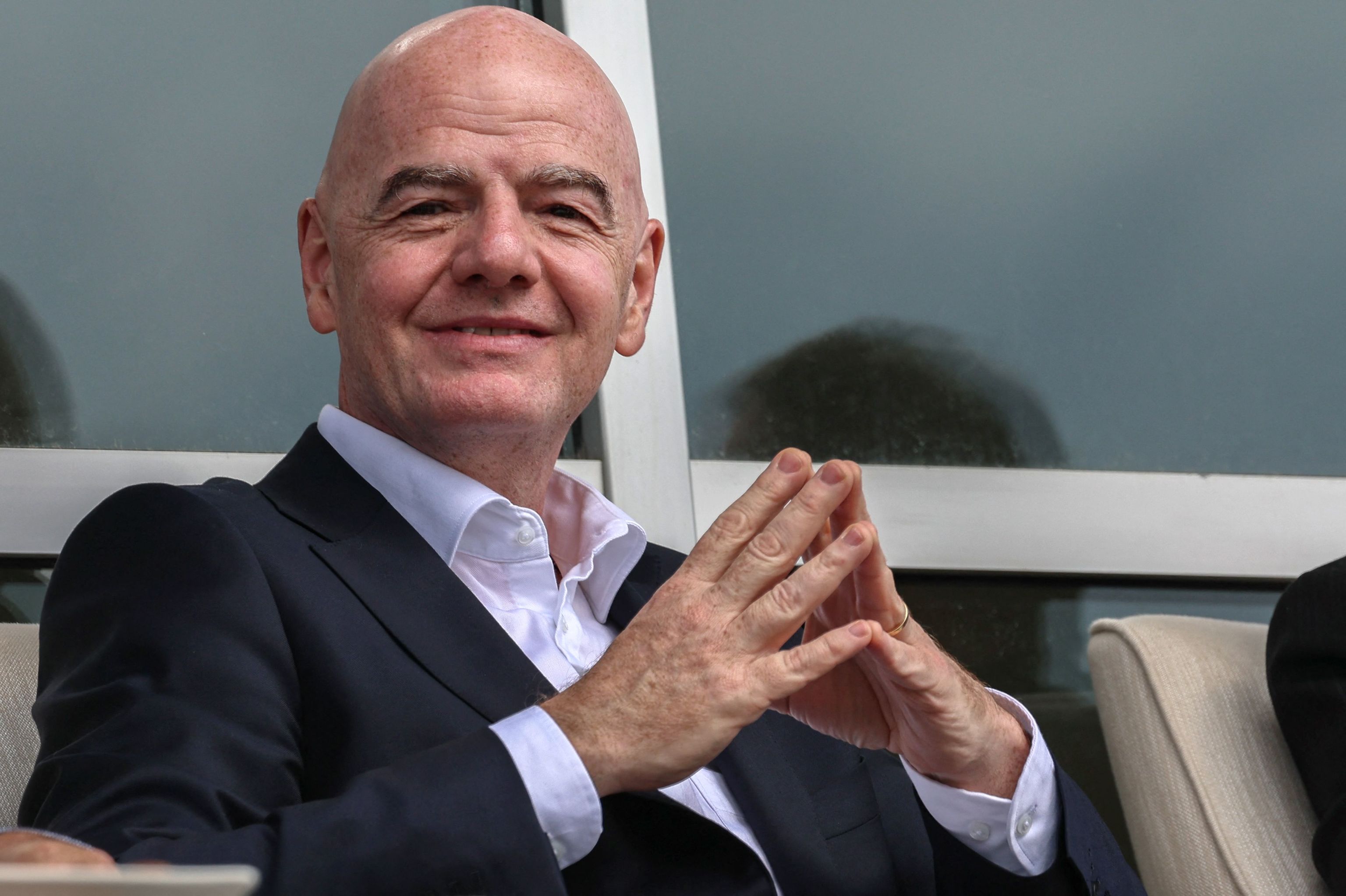 El presidente de la FIFA, en un partido amistoso entre Irán y Costa Rica.
