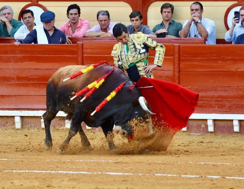 Enorme trincherazo de Morante