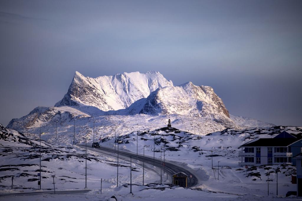 Un paisaje nevado de Groenlandia.